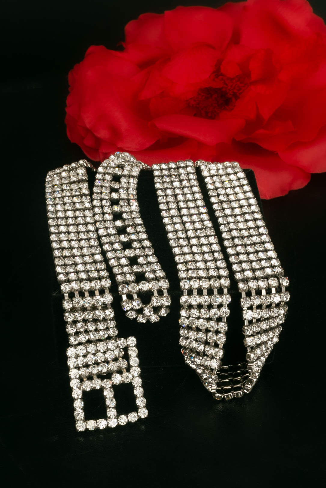 Ceinture en mÃƒÆ’Ã‚Â©tal argentÃƒÆ’Ã‚Â© pavÃƒÆ’Ã‚Â©e de strass.