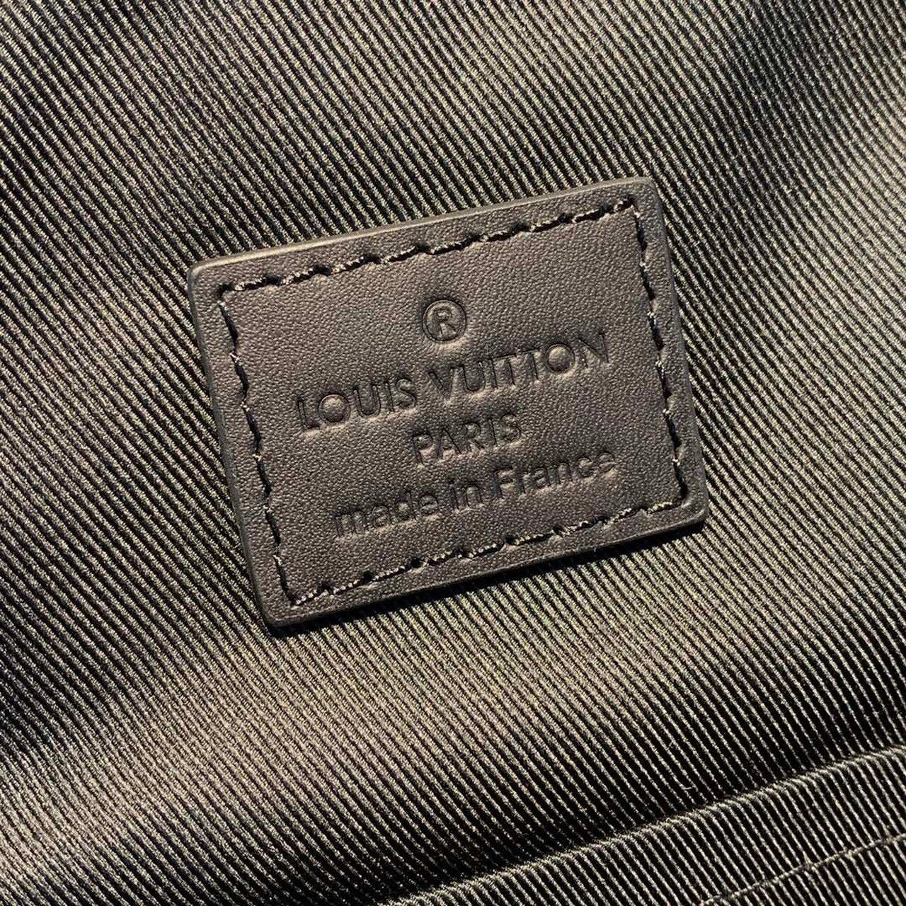 LV Avenue Sling Bag Damier Infini Black For Men, Bags, Crossbody Bags 12in/31cm N41720