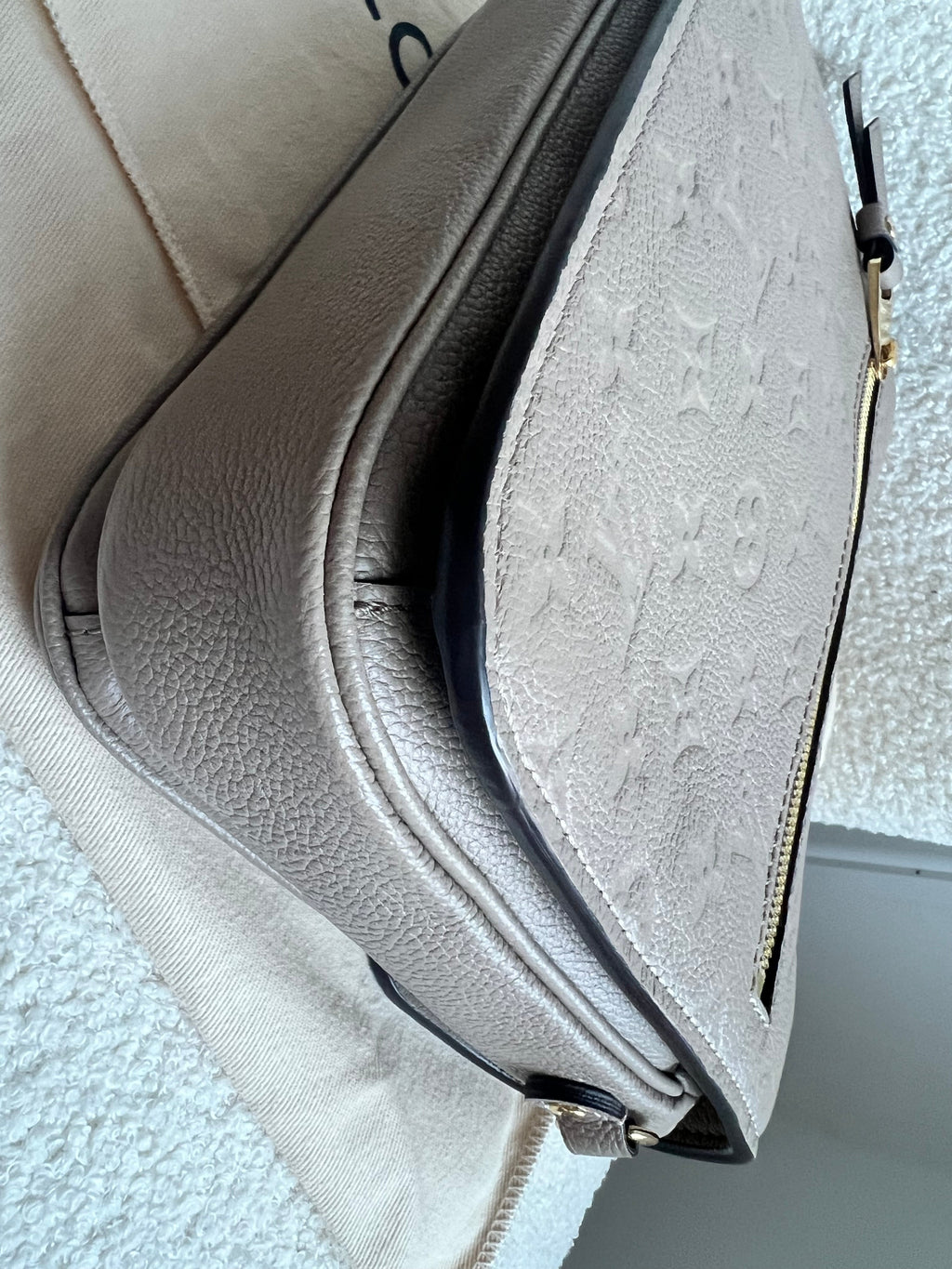 Louis Vuitton Pochette Metis Dune Empreinte (RRP £2,110)