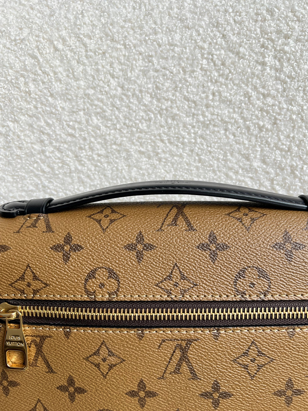 Louis Vuitton Pochette Metis Reverse Monogram (RRP £1,970)