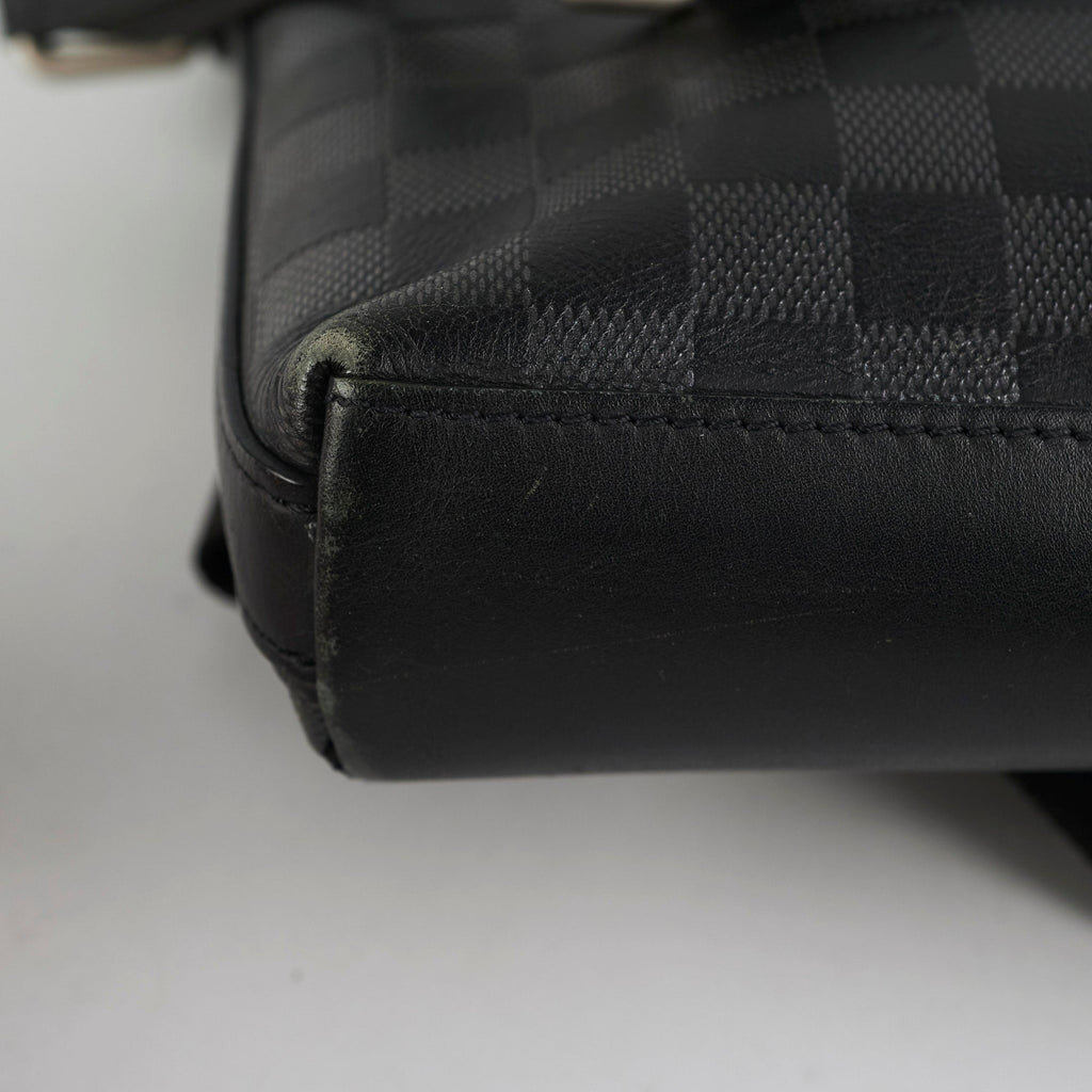 Louis Vuitton Discovery Messenger Damier BB