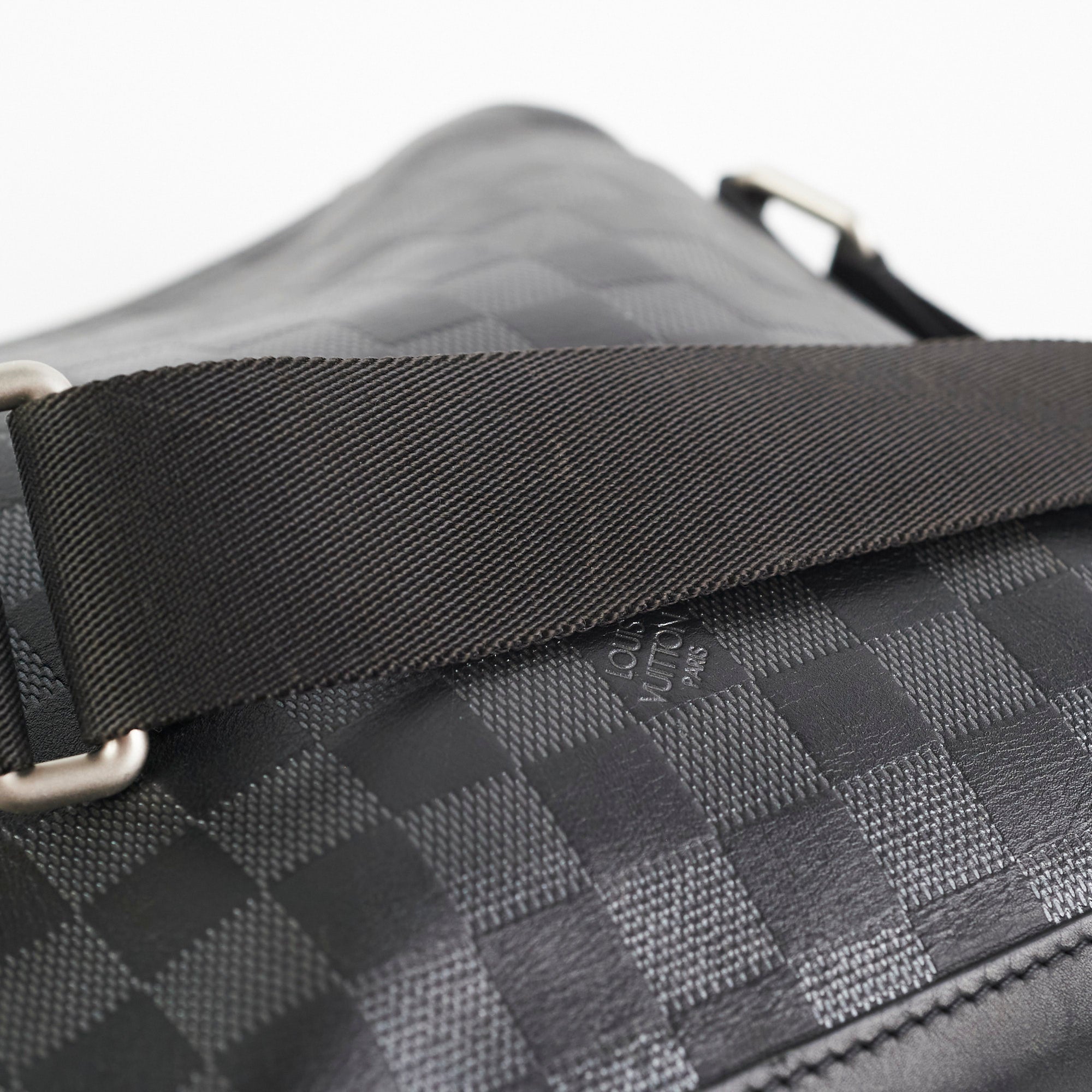 Louis Vuitton Discovery Messenger Damier BB
