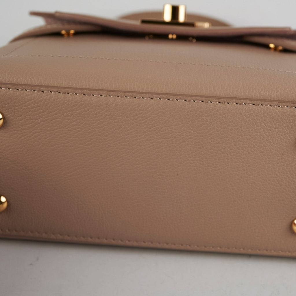Louis Vuitton Lockme Ever Mini Greige