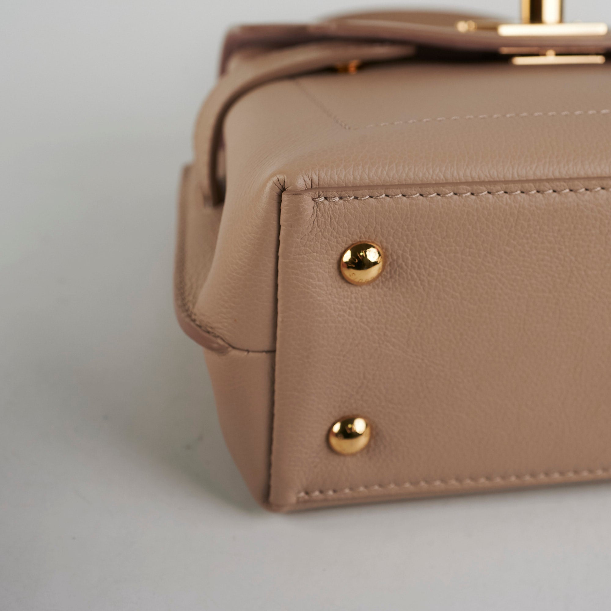 Louis Vuitton Lockme Ever Mini Greige