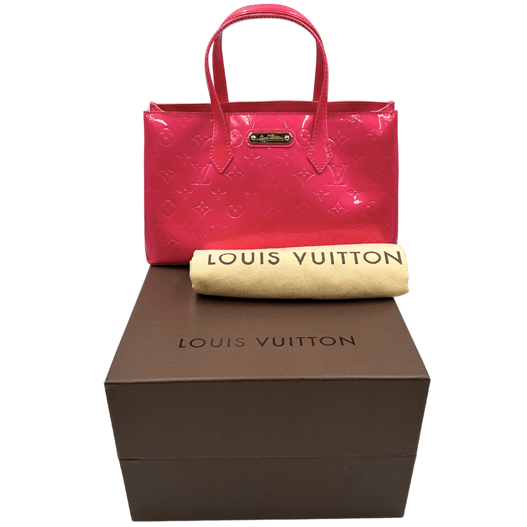 LV Wilshire vernis fucsia