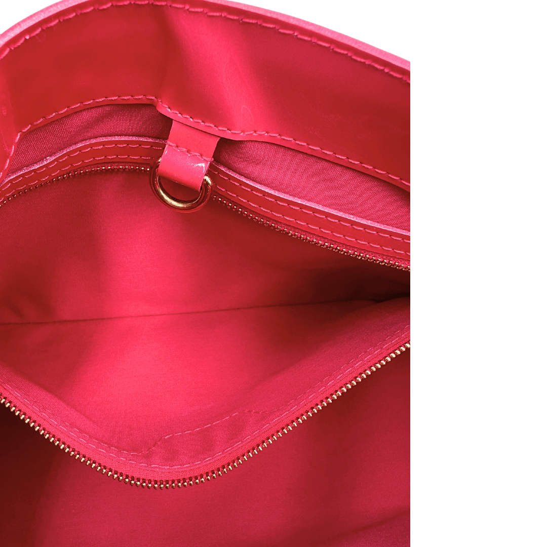 LV Wilshire vernis fucsia