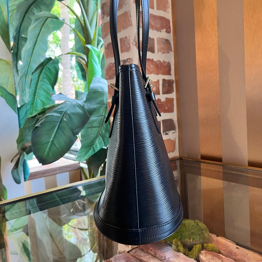 LOUIS VUITTON Petit Bucket Bag Epi Leather