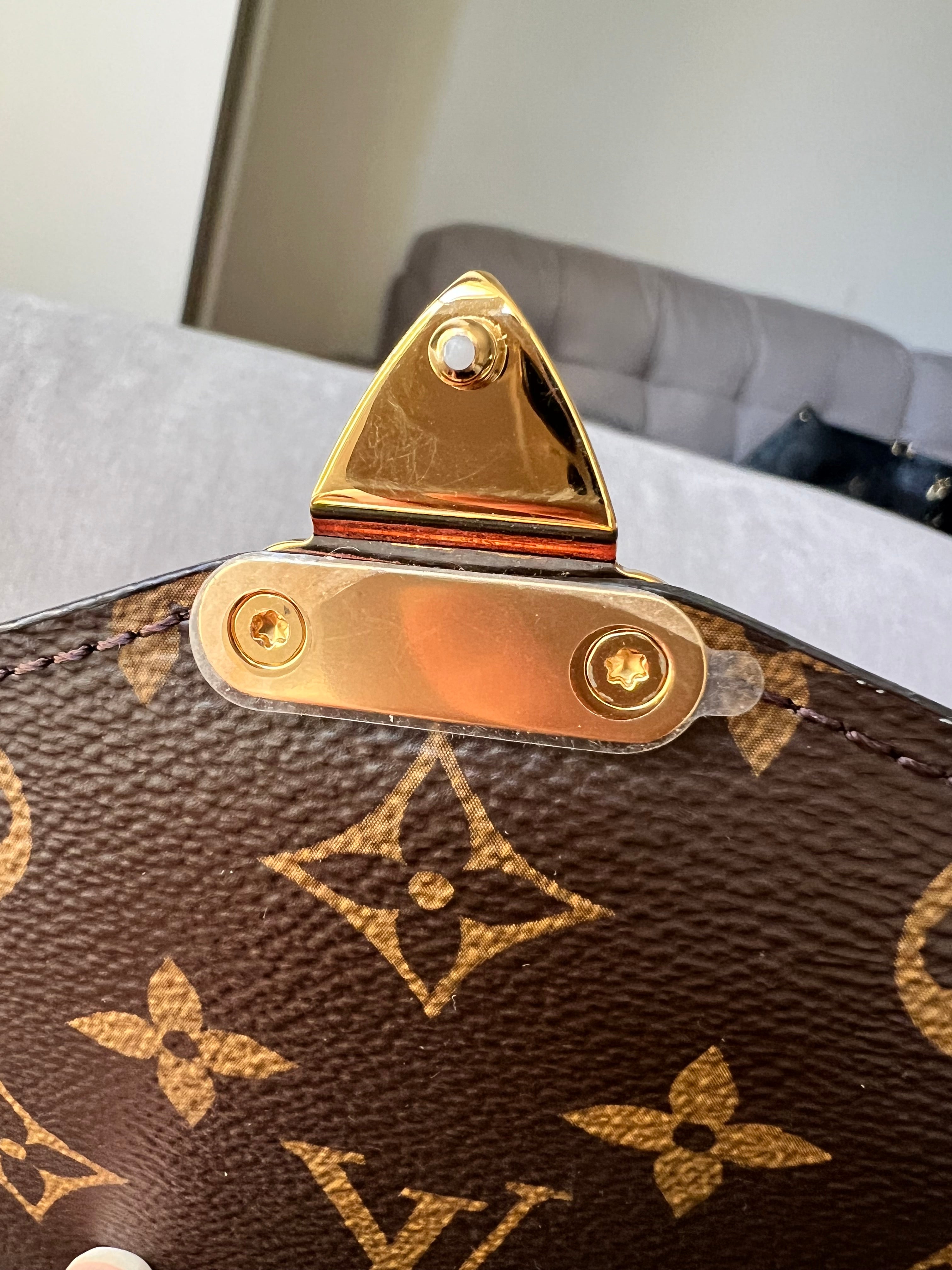 Louis Vuitton Pochette Metis Monogram (RRP £1,970)