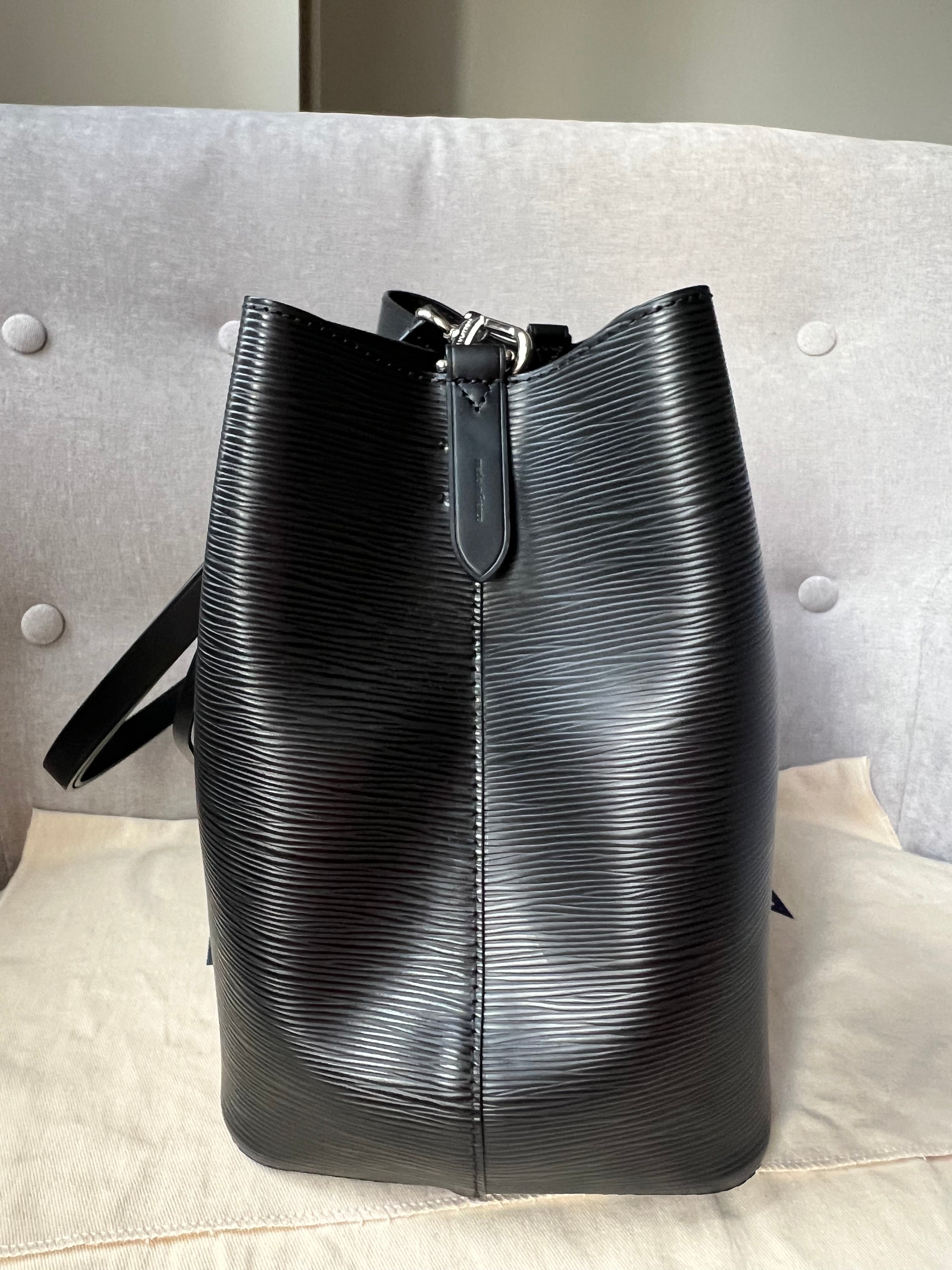 Louis Vuitton Neo Noe Bucket Bag Black Epi (RRP £1,930)