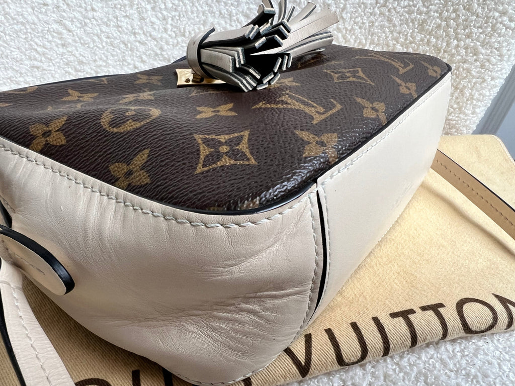 Louis Vuitton Saintonge Monogram Cream
