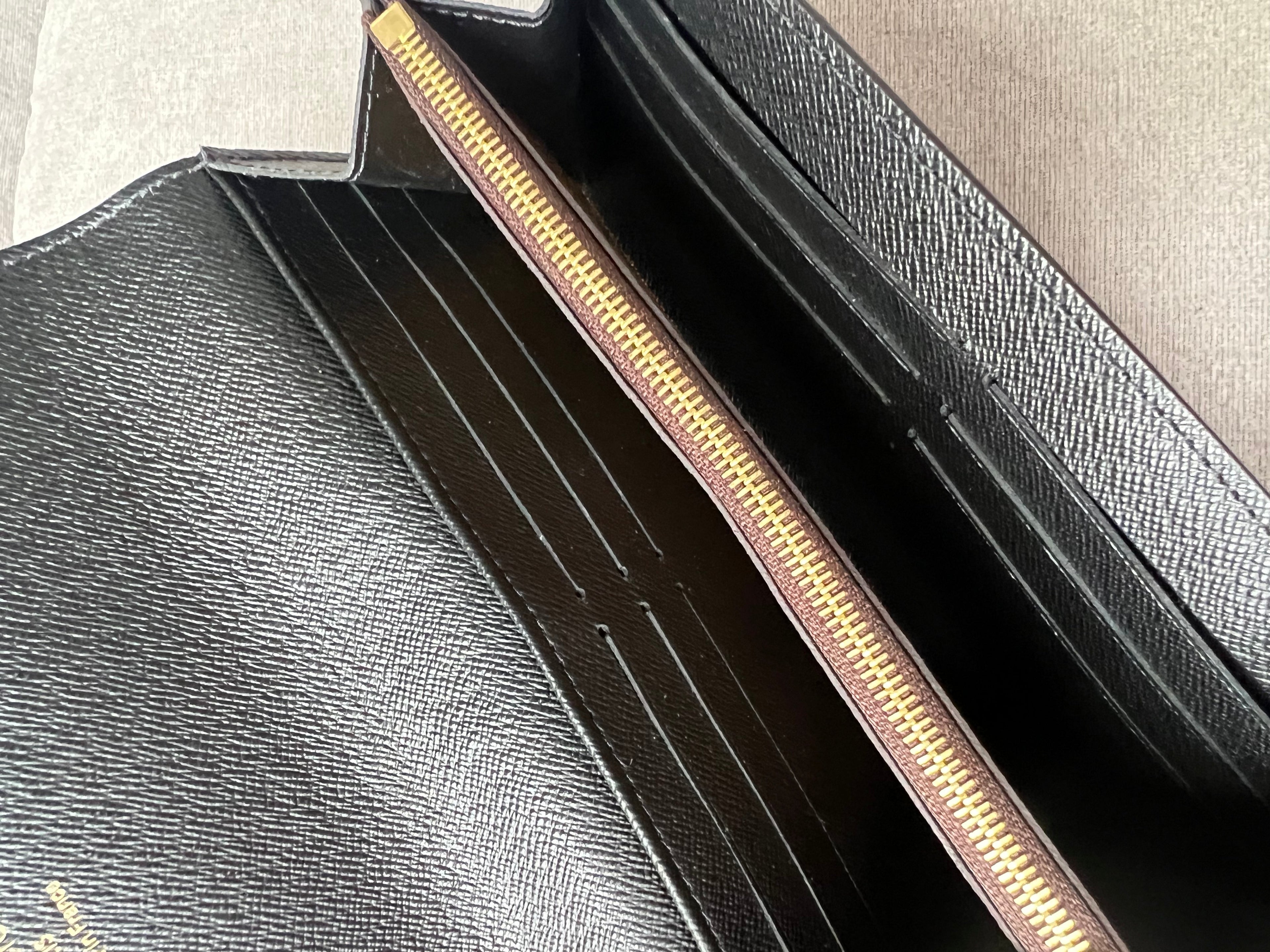 Louis Vuitton Sarah Wallet in reverse Monogram and Brown (RRP £550)