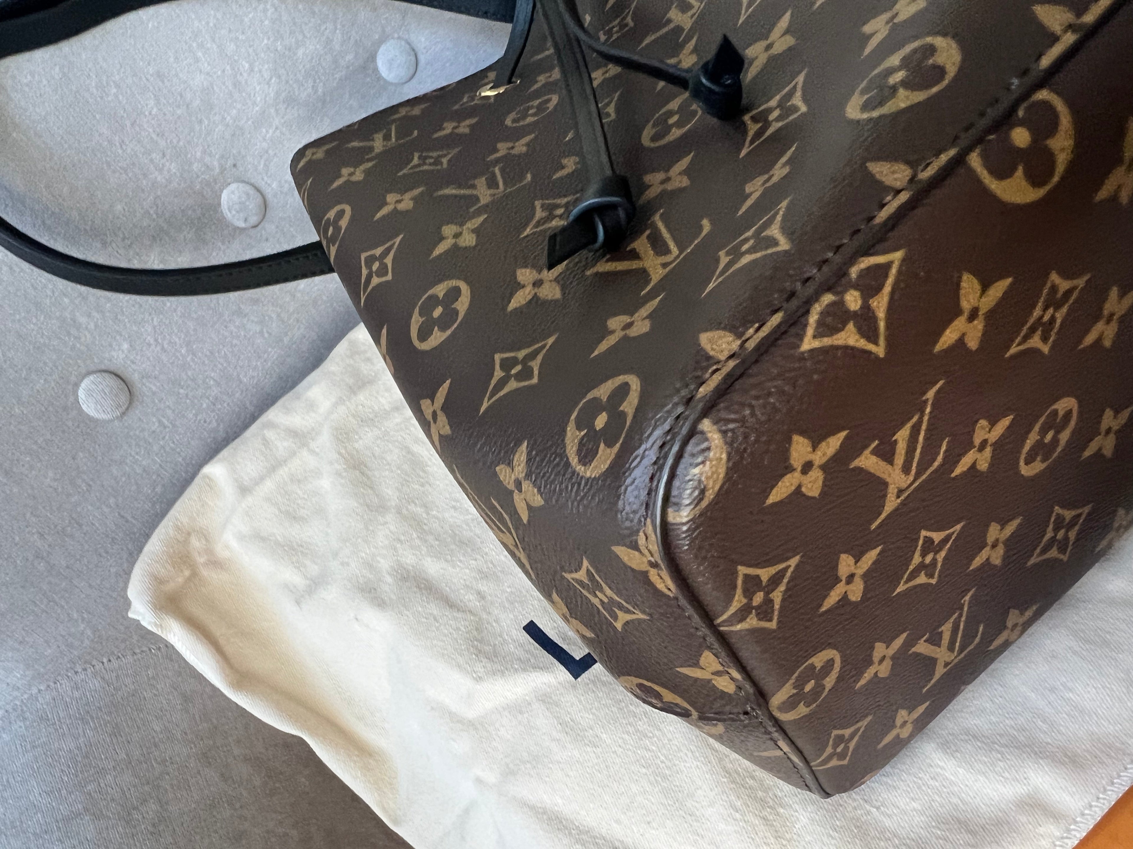 Louis Vuitton Neo Noe Monogram and Black (RRP £1,560)