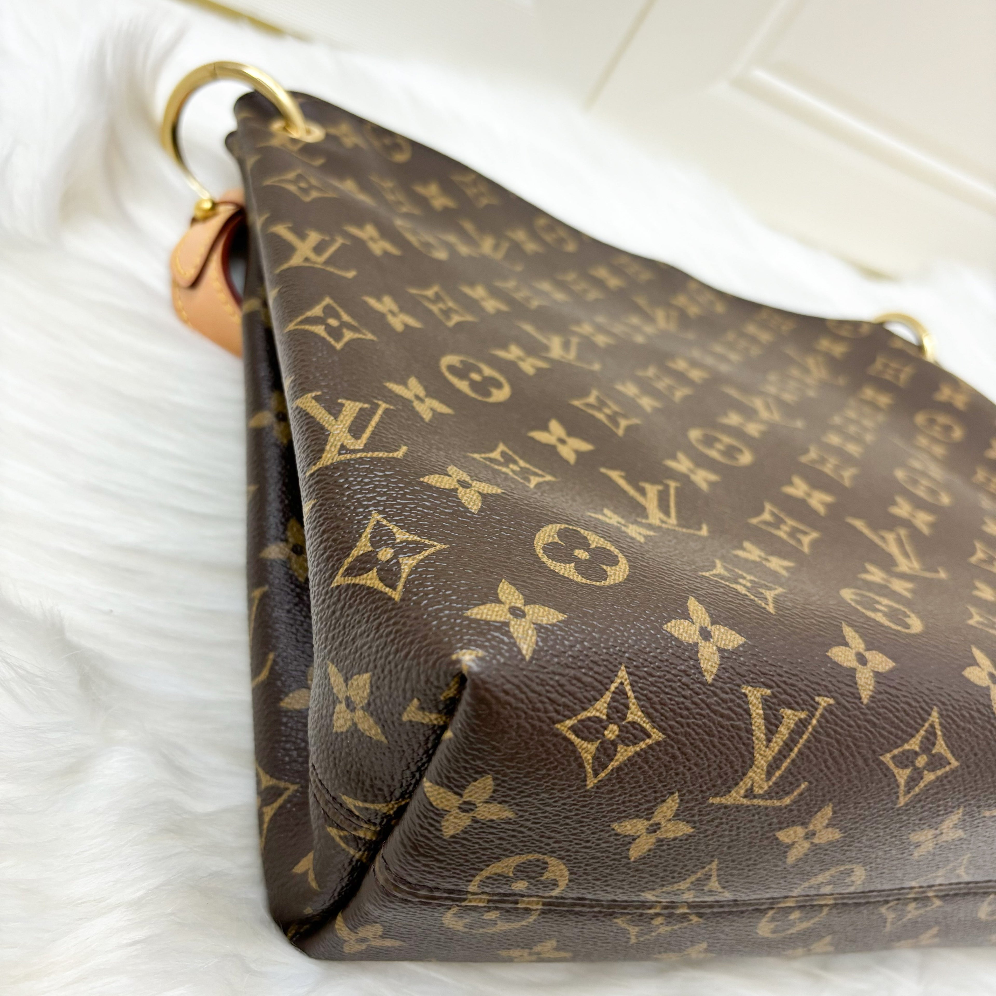 LV Graceful PM in Monogram Canvas and GHW