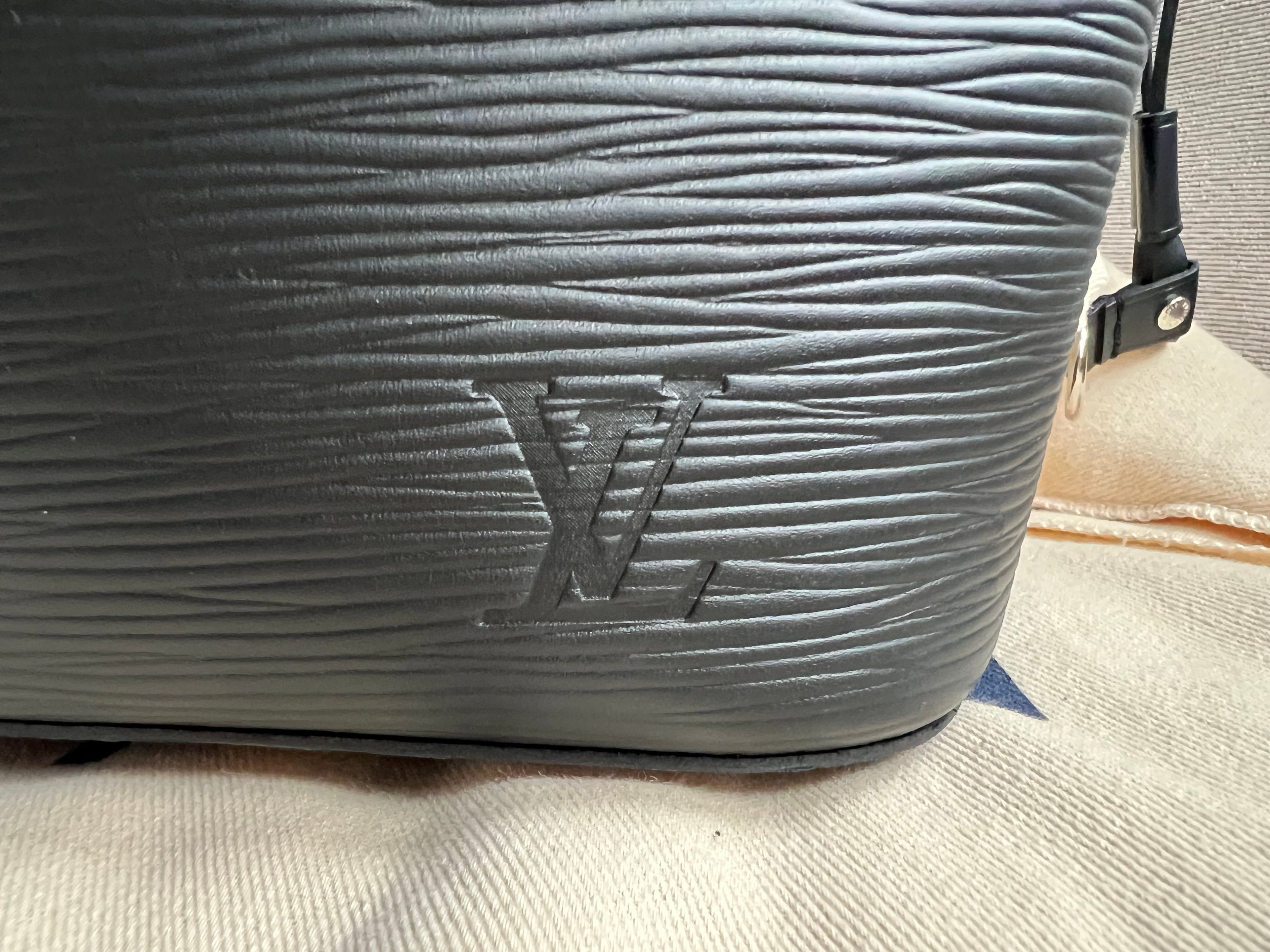Louis Vuitton Neverfull MM Black Epi Leather (RRP £1,740)