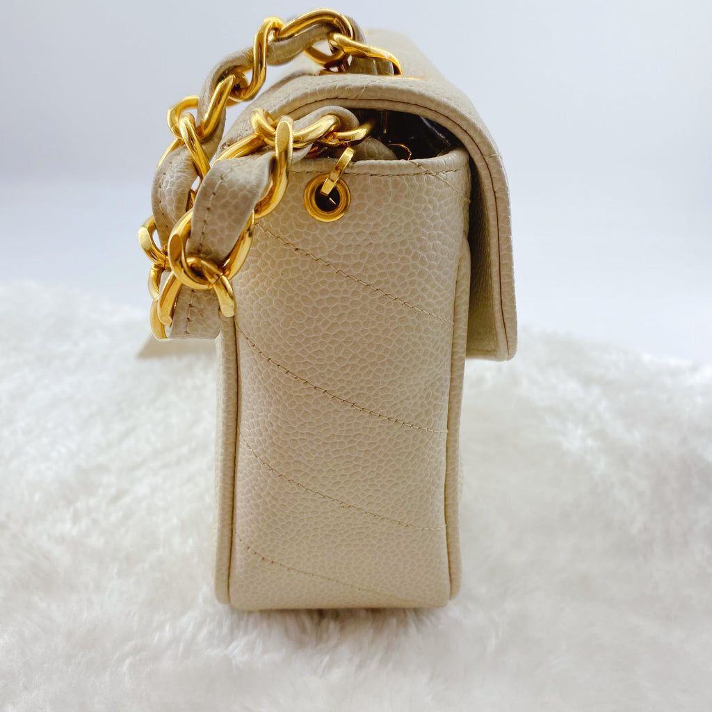 Chanel Cream Vintage Caviar Leather V Stitch Shoulder Bag