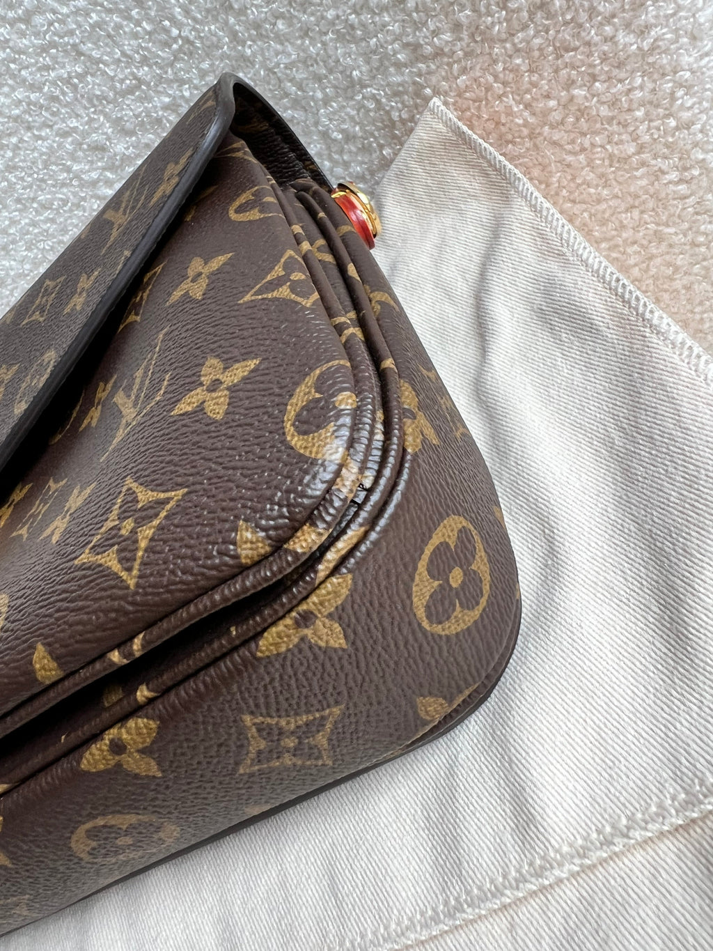Louis Vuitton Pochette Metis Monogram (RRP £1,970)