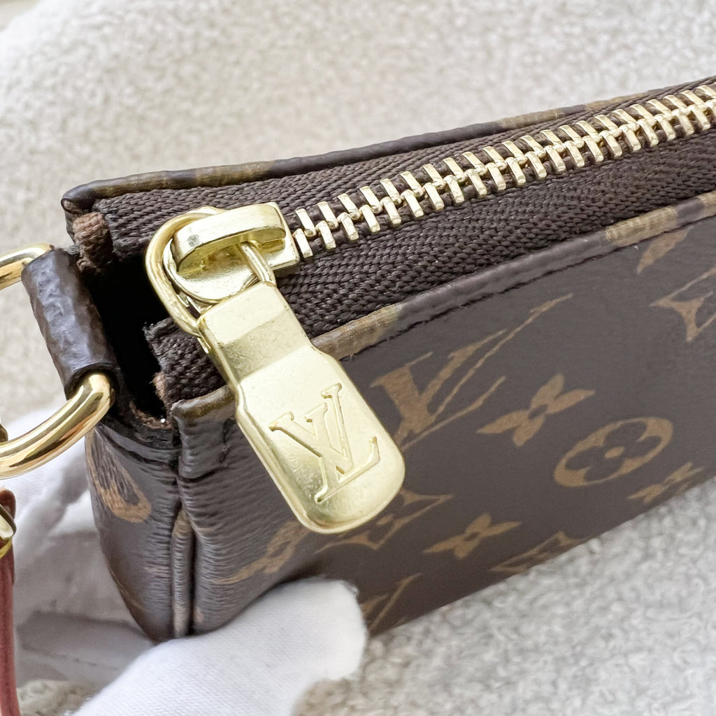 LV Pochette Accessoires in Monogram Canvas and GHW