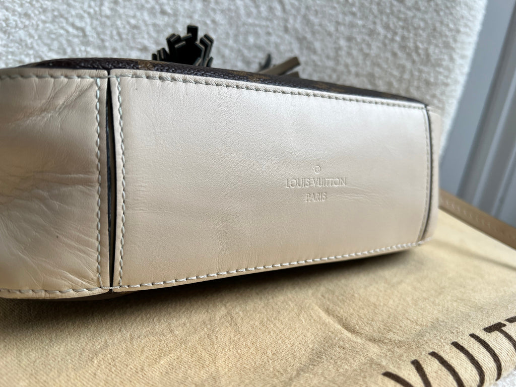 Louis Vuitton Saintonge Monogram Cream