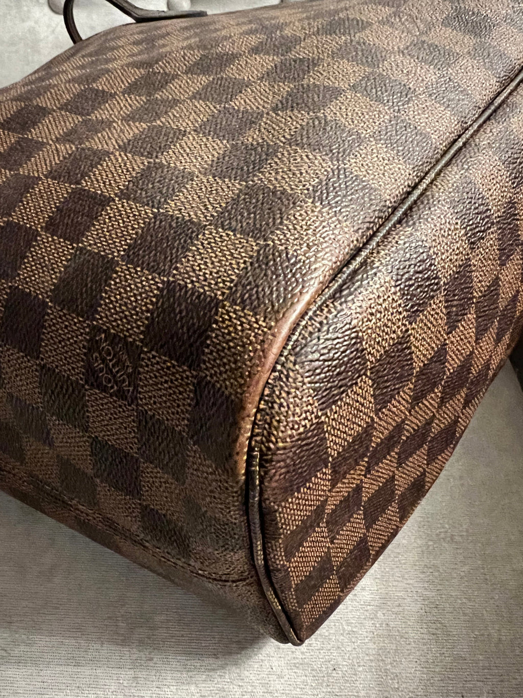 Louis Vuitton Neverfull MM Damier Ebene Cherry Interior (RRP £1,410)