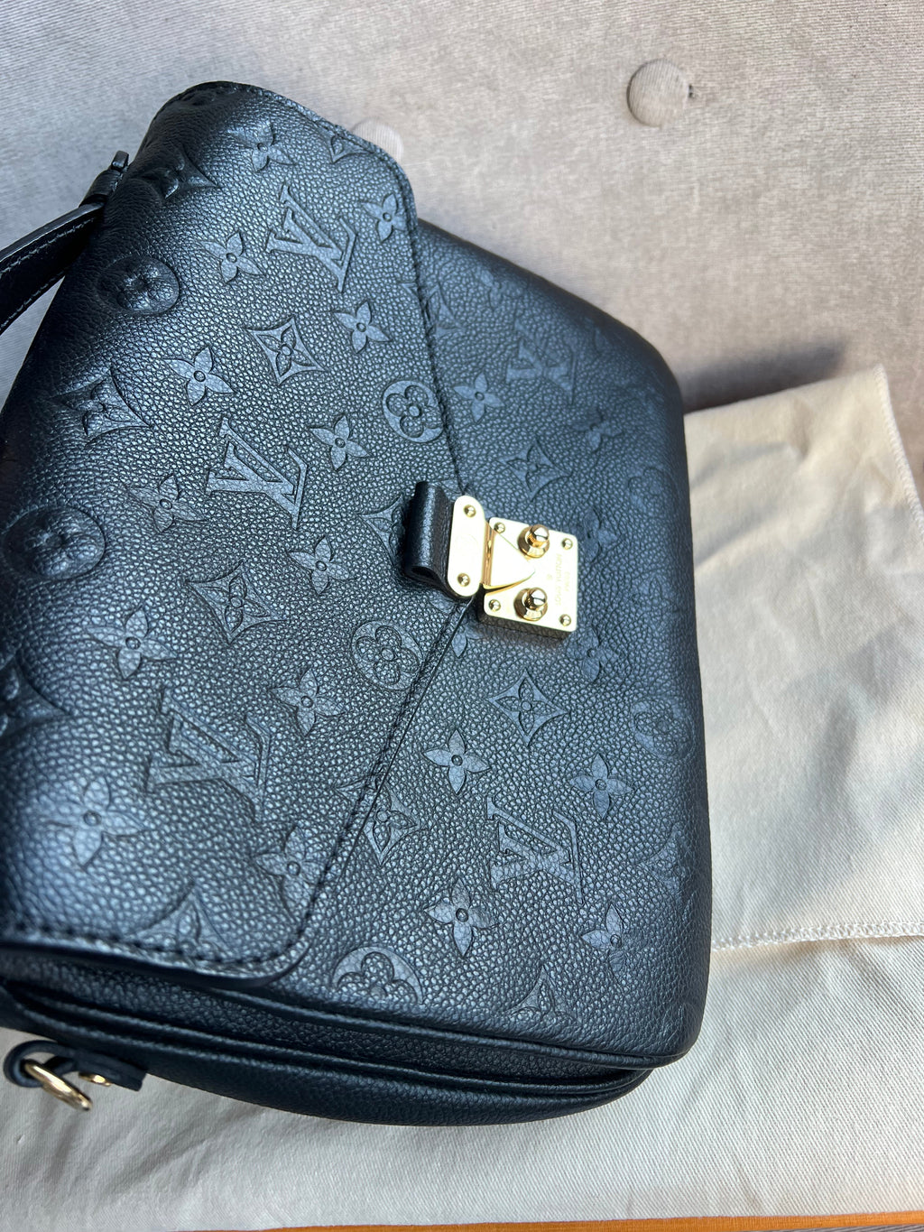 Louis Vuitton Pochette Metis Black Empreinte (RRP £2,110)