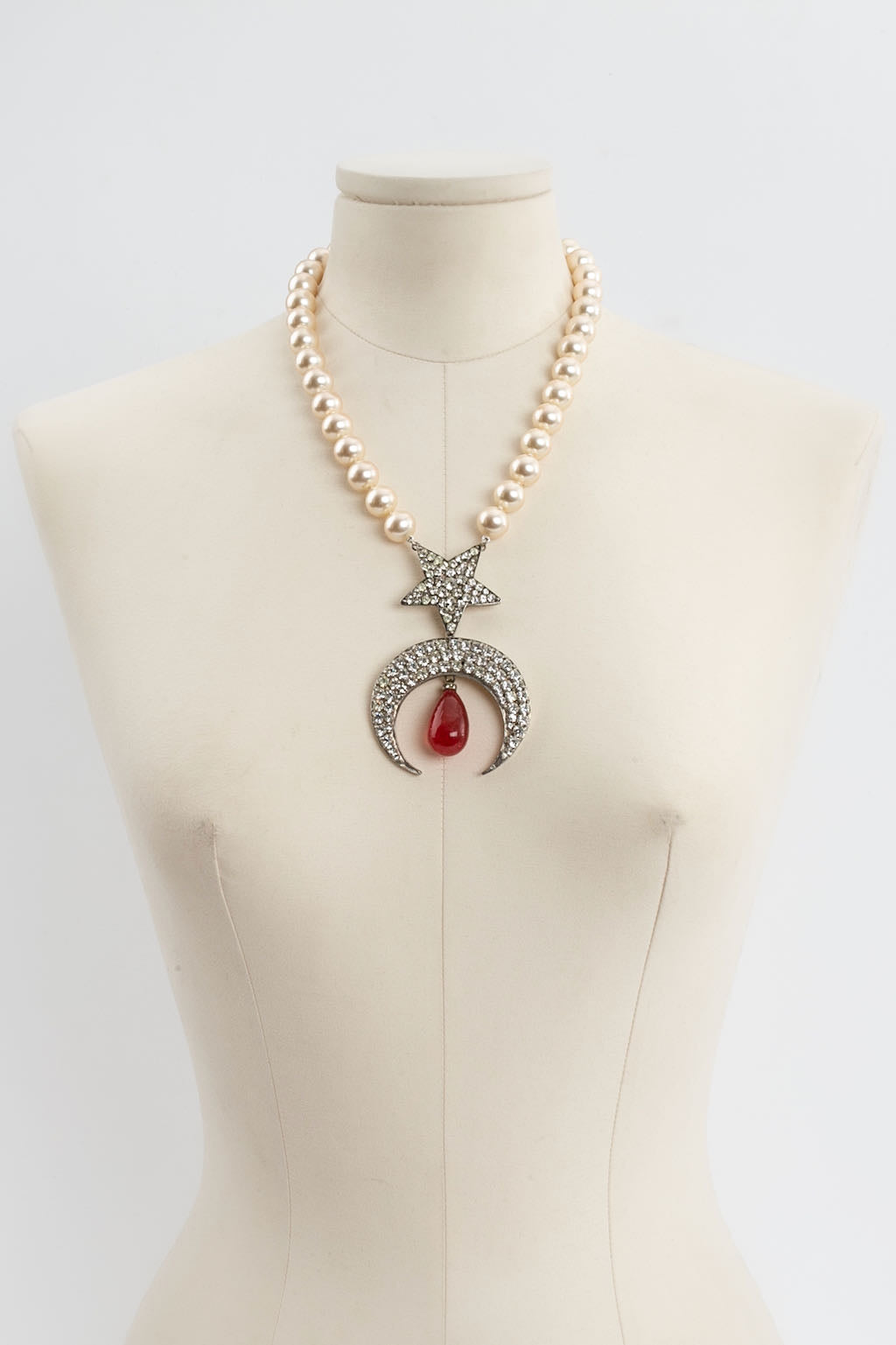 Collier de perles et pendentif ÃƒÆ’Ã‚Â©toile