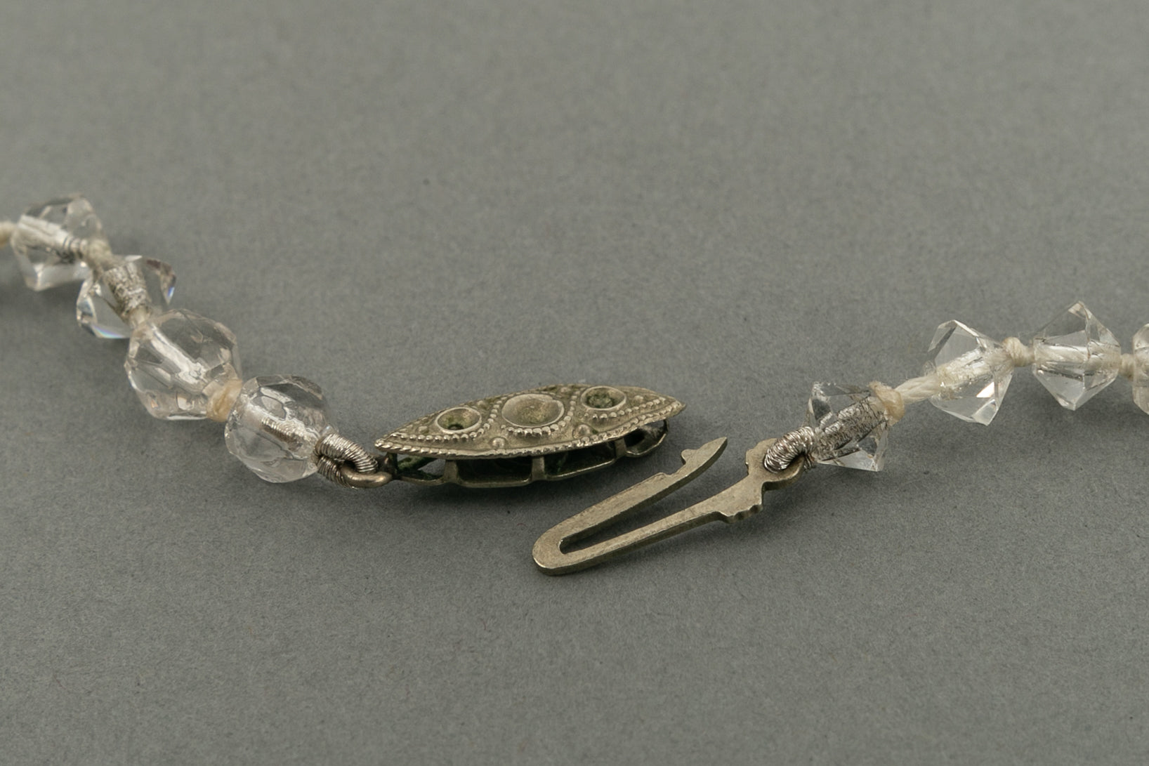 Collier de boules strassÃƒÆ’Ã‚Â©es ancien