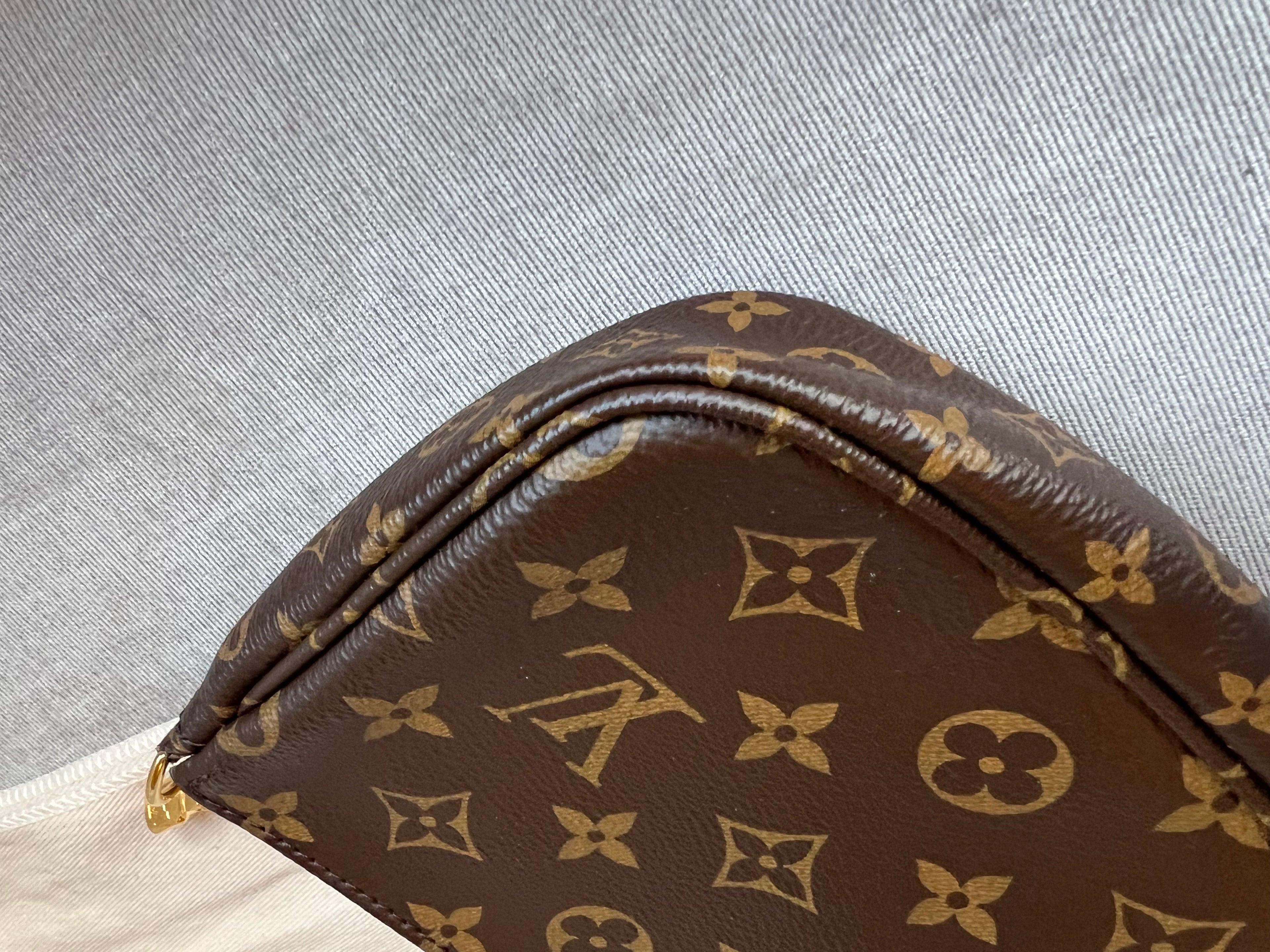 Louis Vuitton Multi Pochette Accessoires Khaki (RRP £1970)