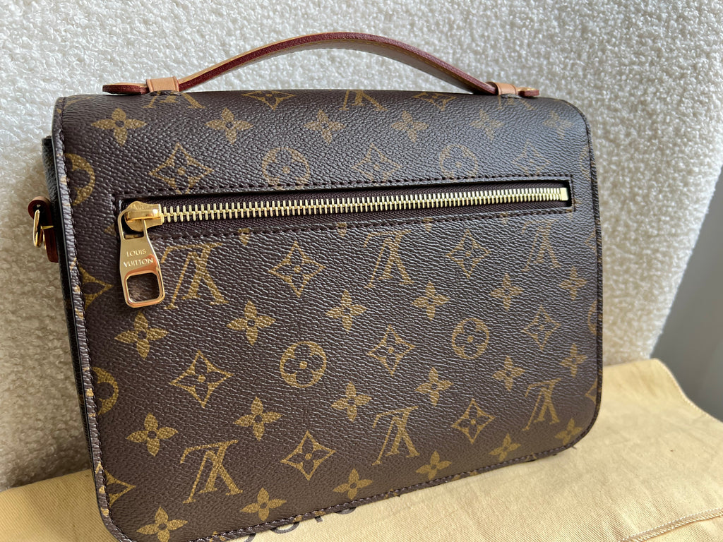 Louis Vuitton Pochette Metis Monogram (RRP £1,970)