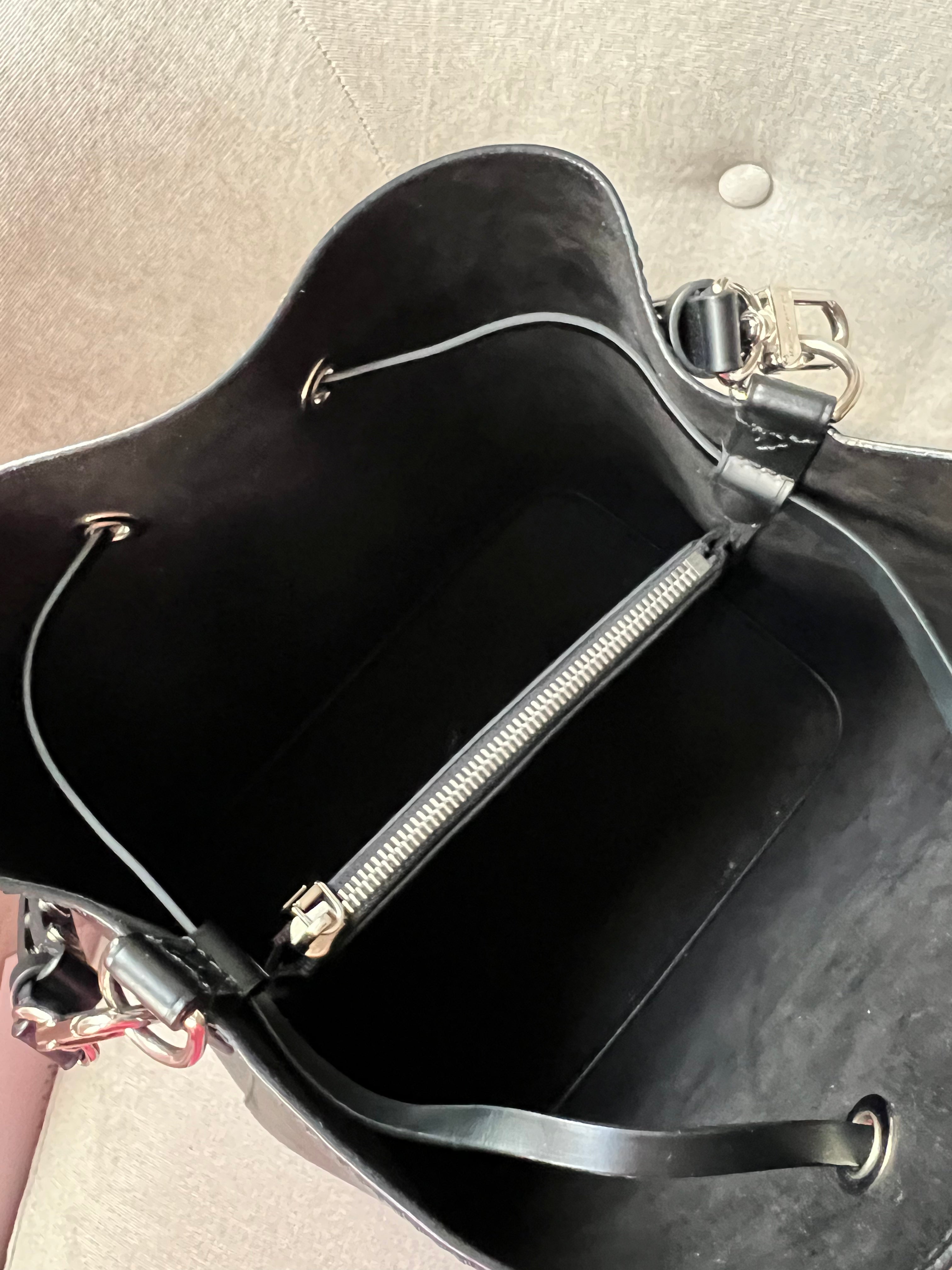 Louis Vuitton Neo Noe Bucket Bag Black Epi (RRP £1,930)