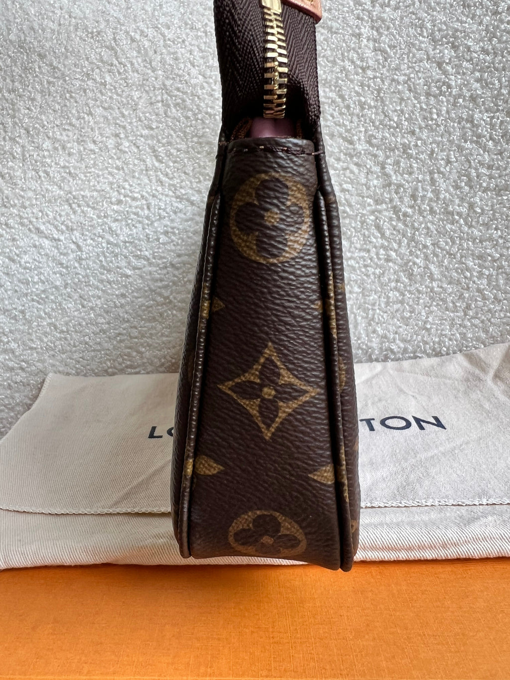 Louis Vuitton Pochette Accessoires Monogram (RRP £970)