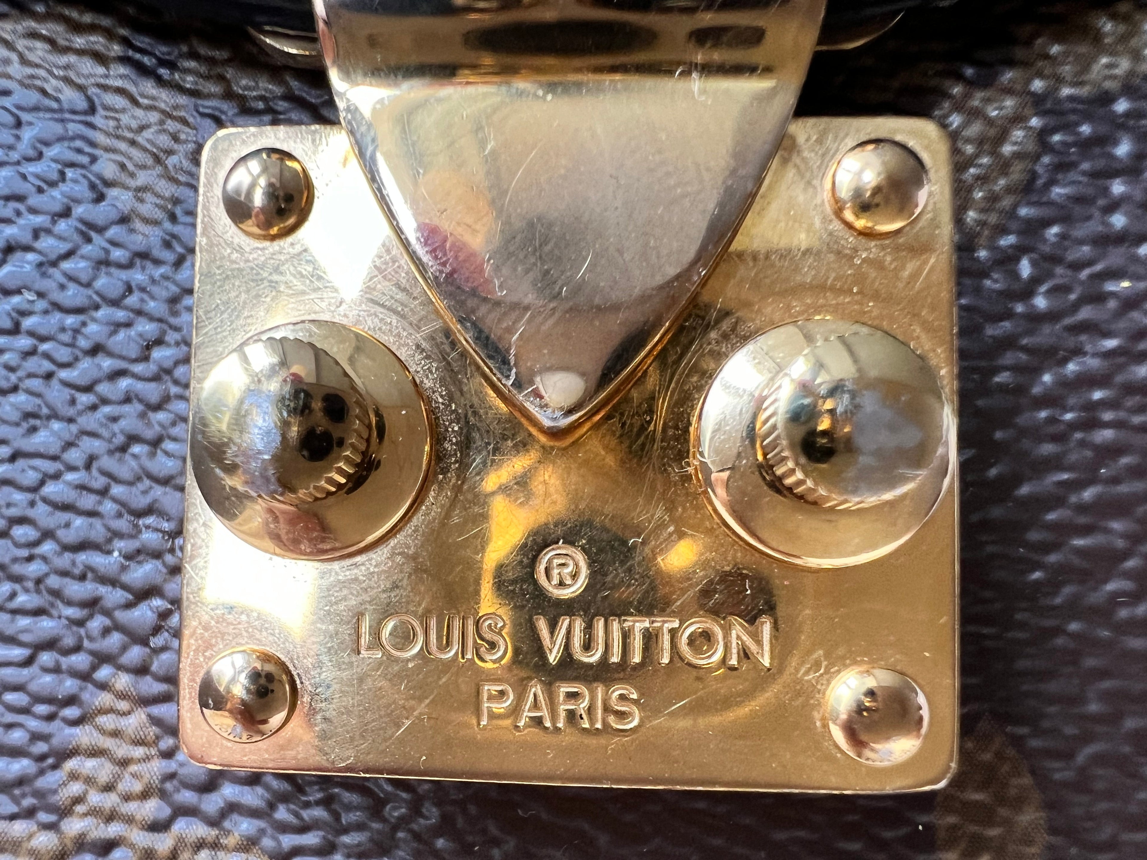 Louis Vuitton Pochette Metis Reverse Monogram (RRP £1,970)