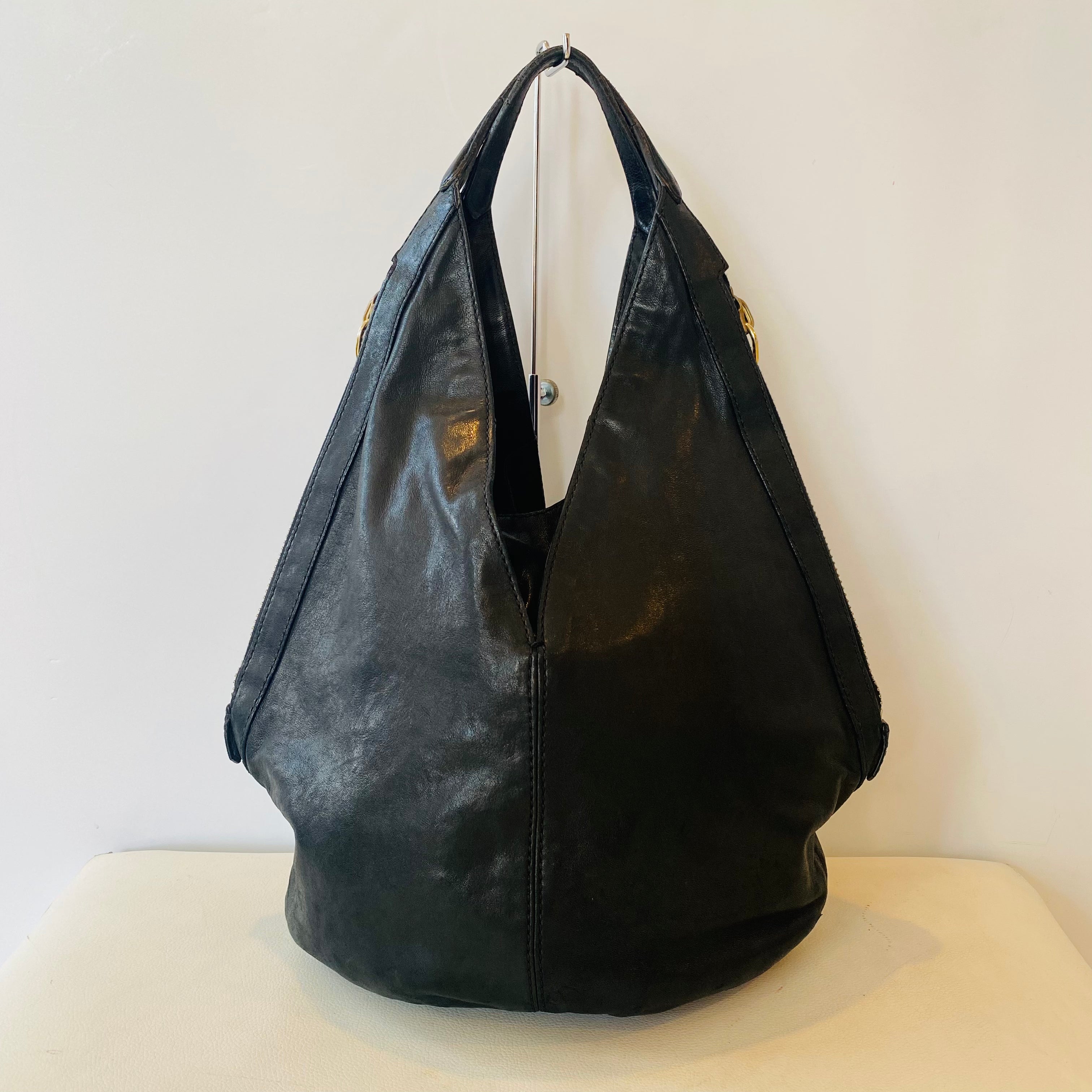 GIVENCHY Tinhan Leather Hobo Medium Black