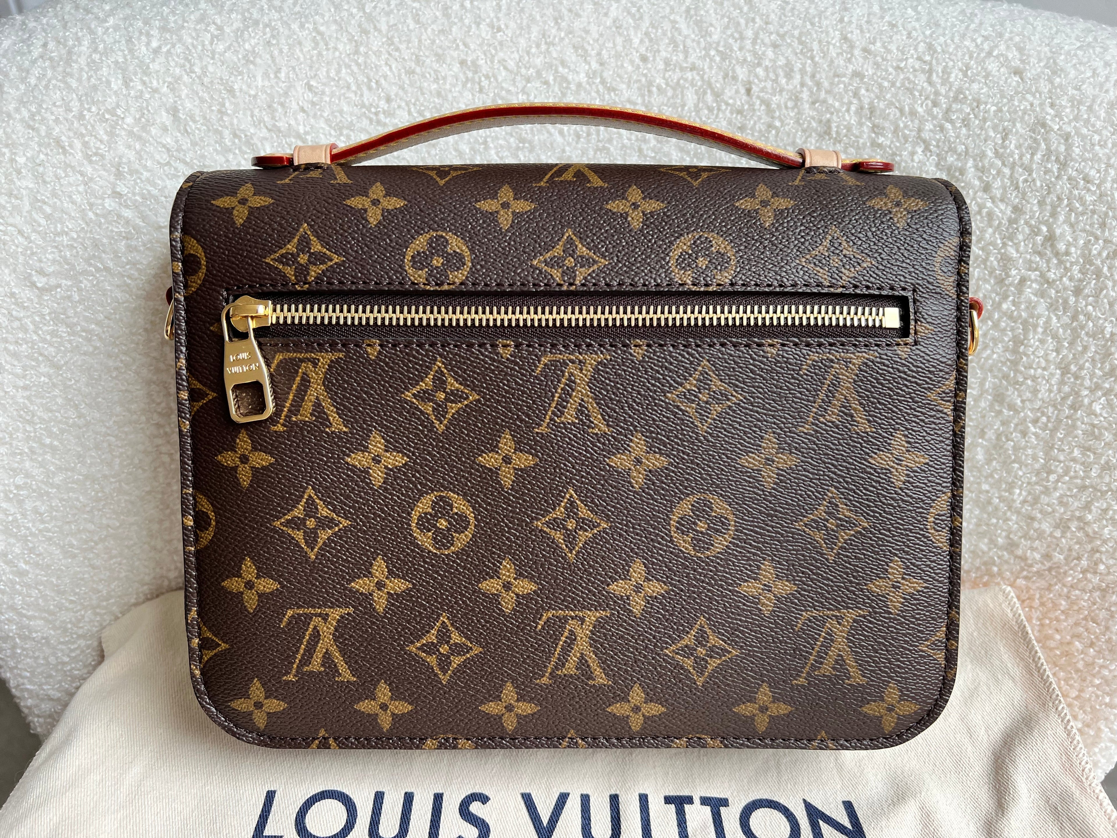 Louis Vuitton Pochette Metis Monogram (RRP £1,970)