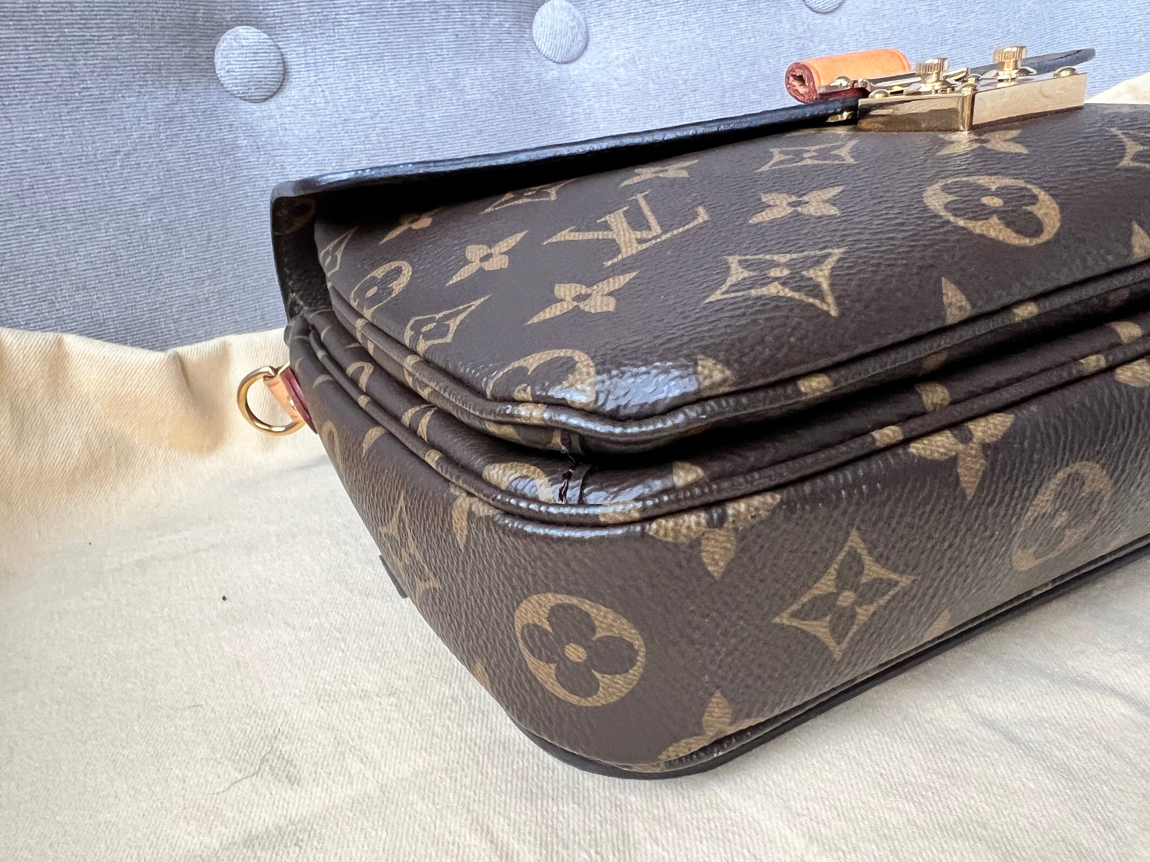 Louis Vuitton Pochette Metis Monogram (RRP £1,970)