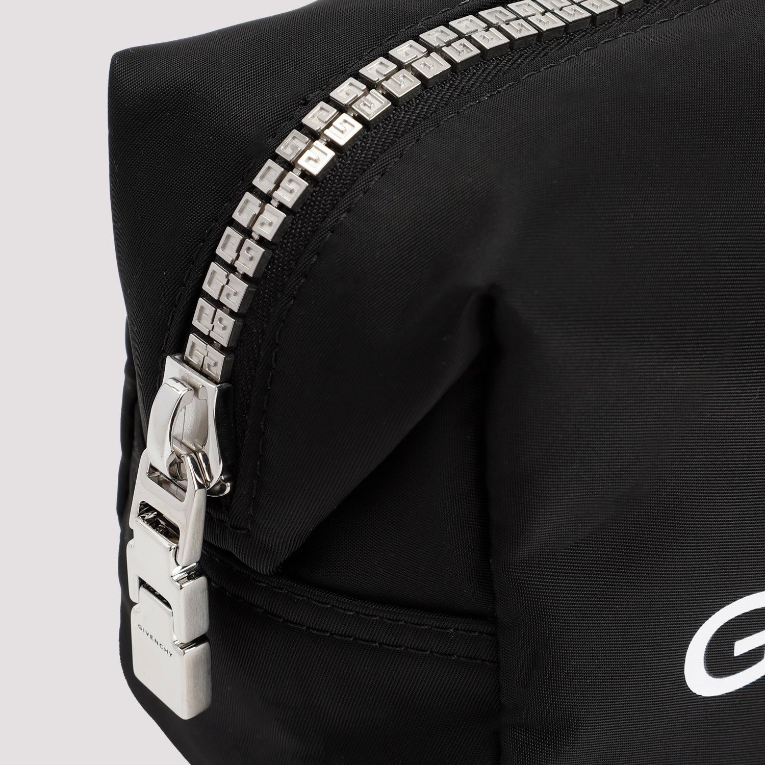 G-ZIP TOILET POUCH
