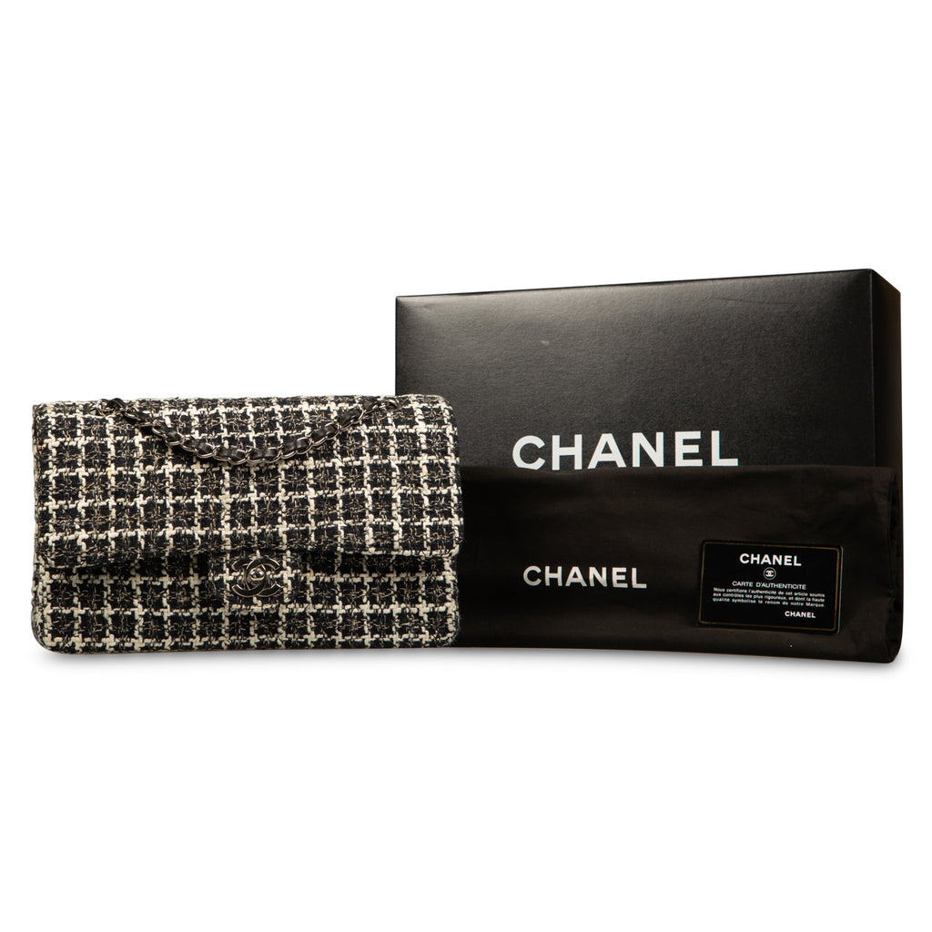 Chanel Classic Flap Bag - Medium - Tweed
