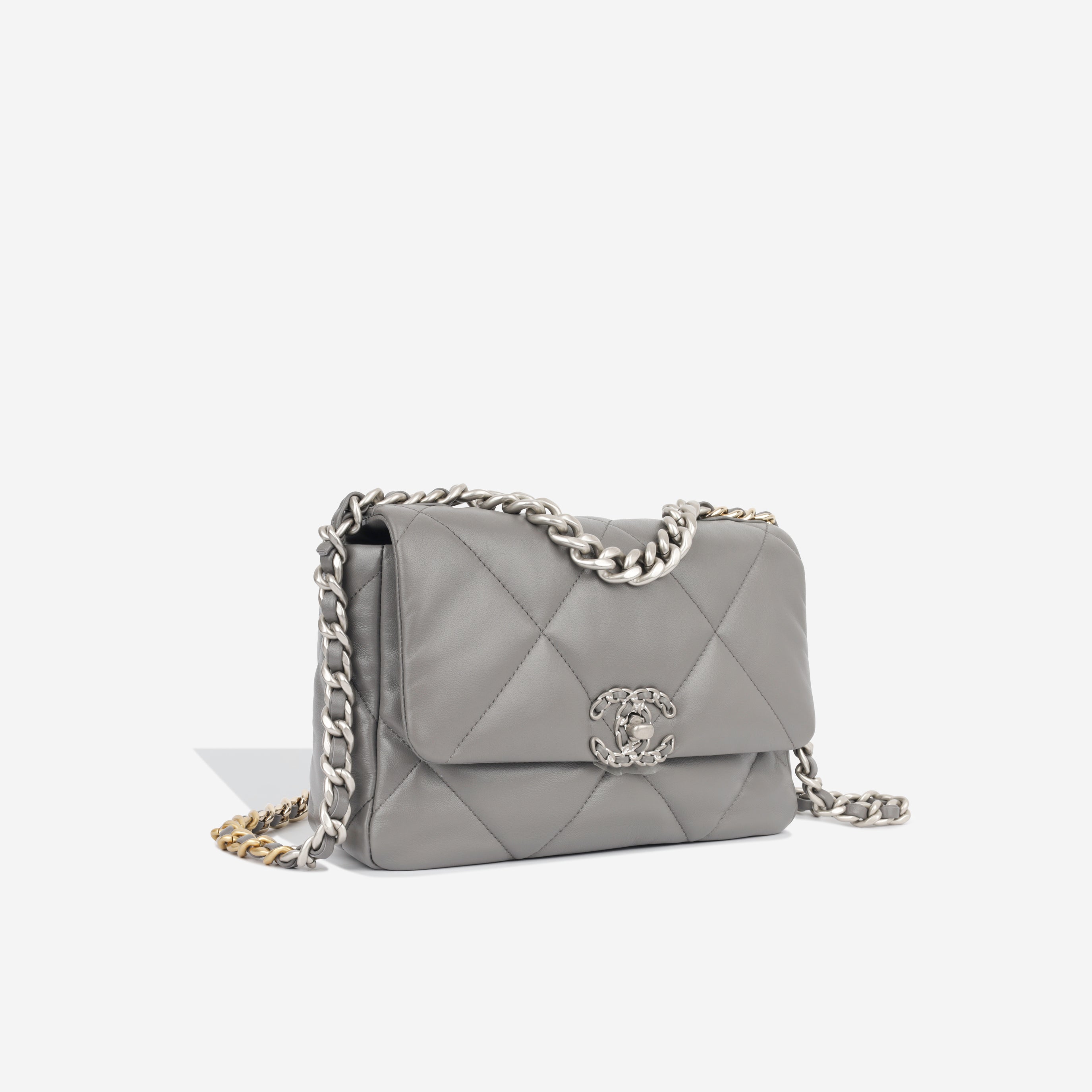 Chanel 19 - Small