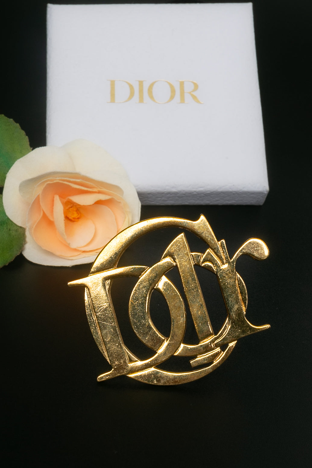 Broche en mÃƒÆ’Ã‚Â©tal dorÃƒÆ’Ã‚Â© Christian Dior