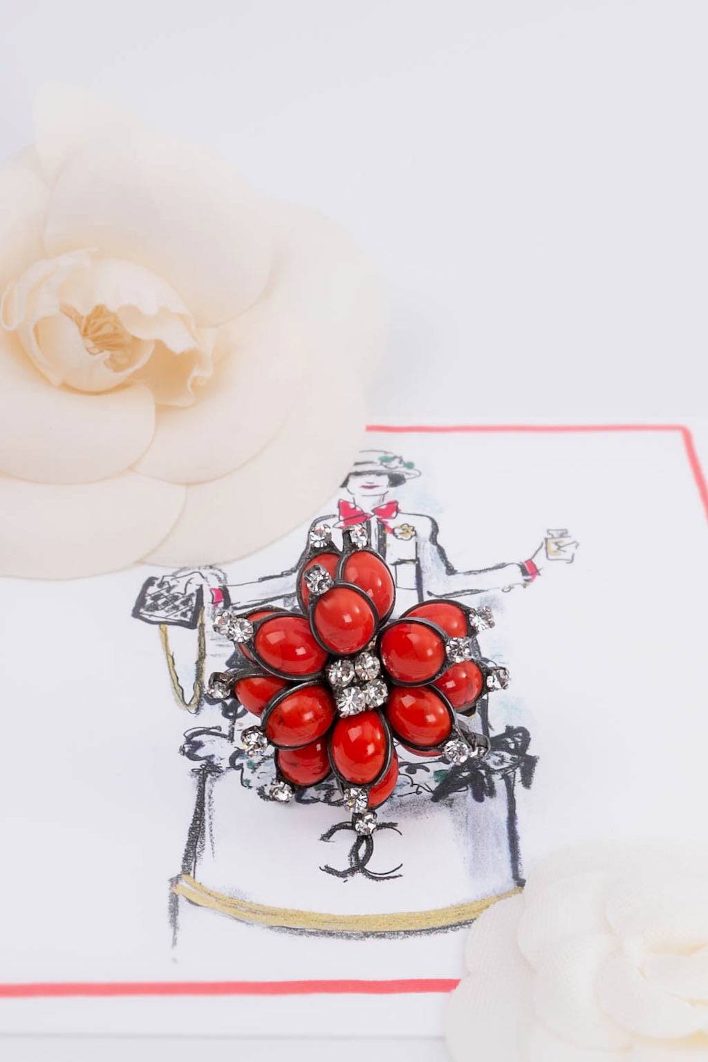 Broche en pâte de verre Chanel Printemps 1996