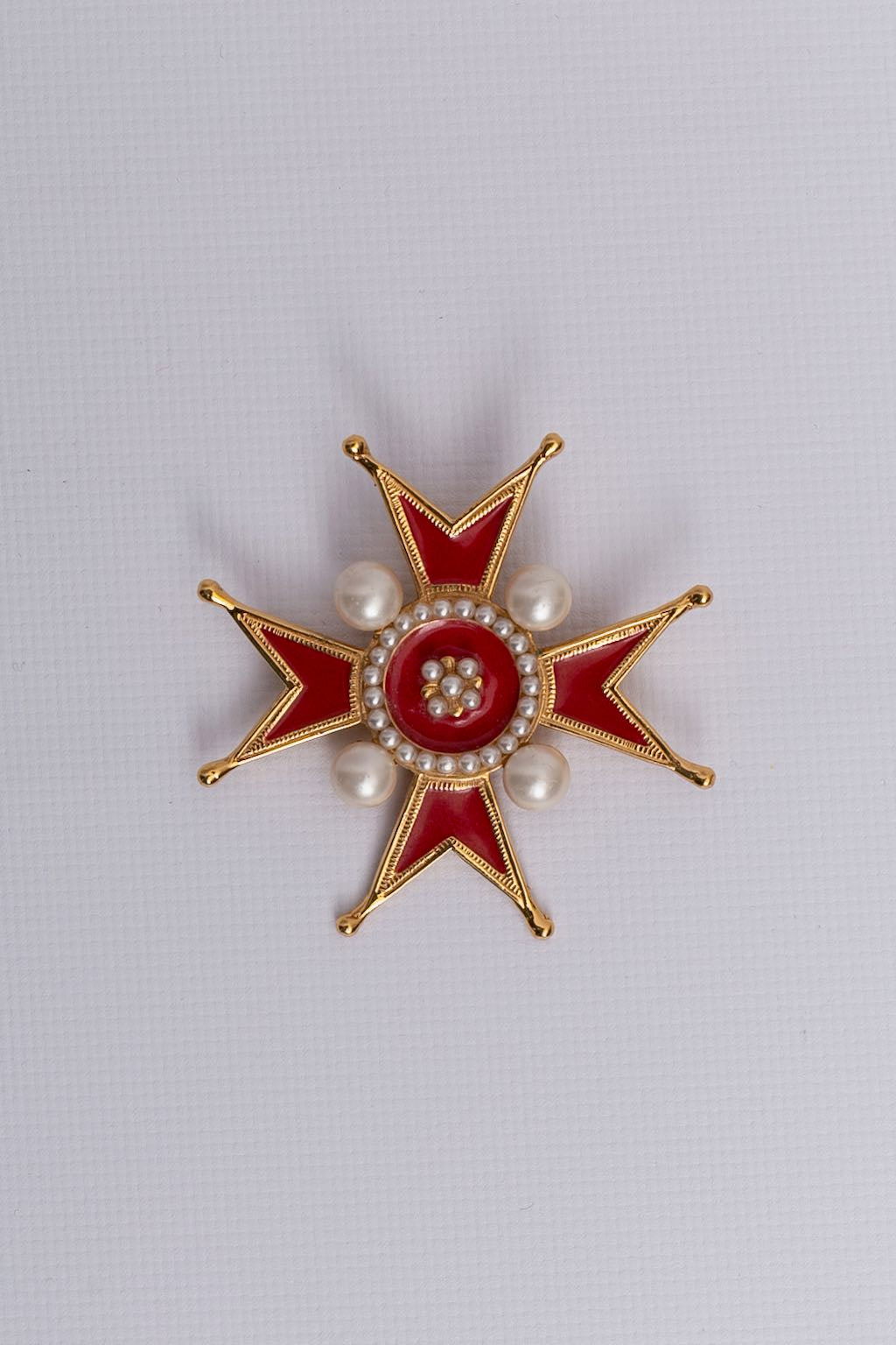 Broche croix Chanel Haute Couture