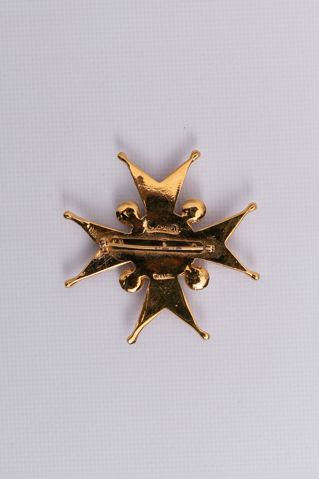 Broche croix Chanel Haute Couture