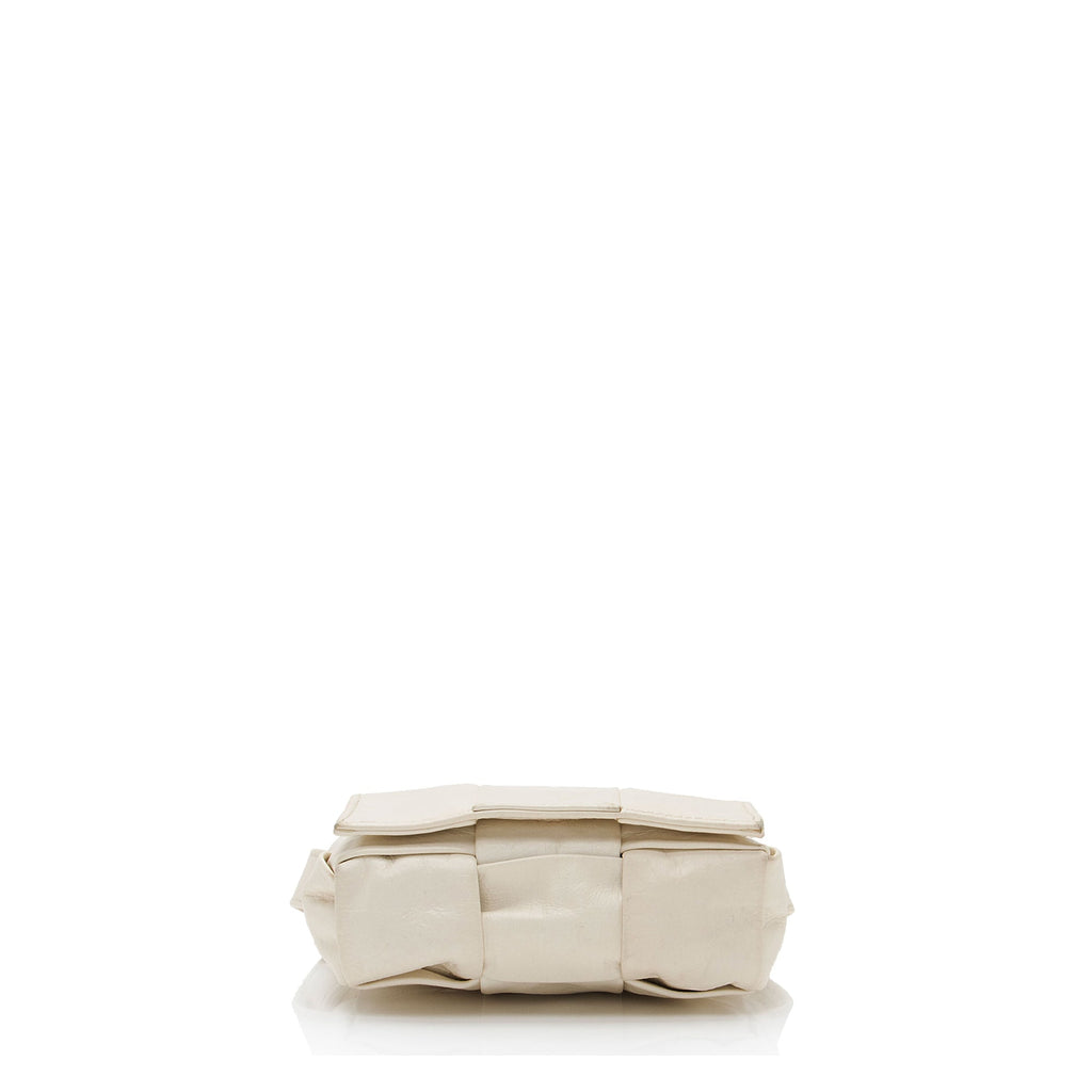 Bottega Veneta Calfskin Candy Cassette Crossbody (SHF-8XUpjP)
