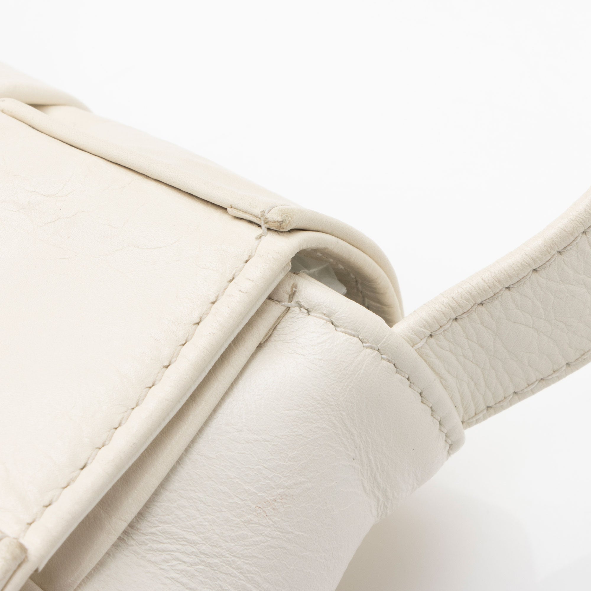 Bottega Veneta Calfskin Candy Cassette Crossbody (SHF-8XUpjP)