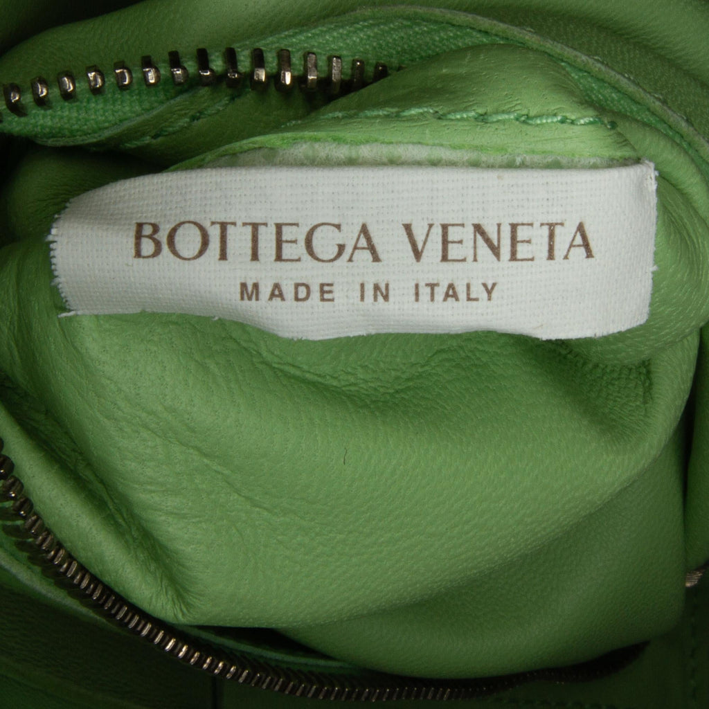 Bottega Veneta Calfskin Intrecciato Cassette Crossbody (SHG-CBPvTr)