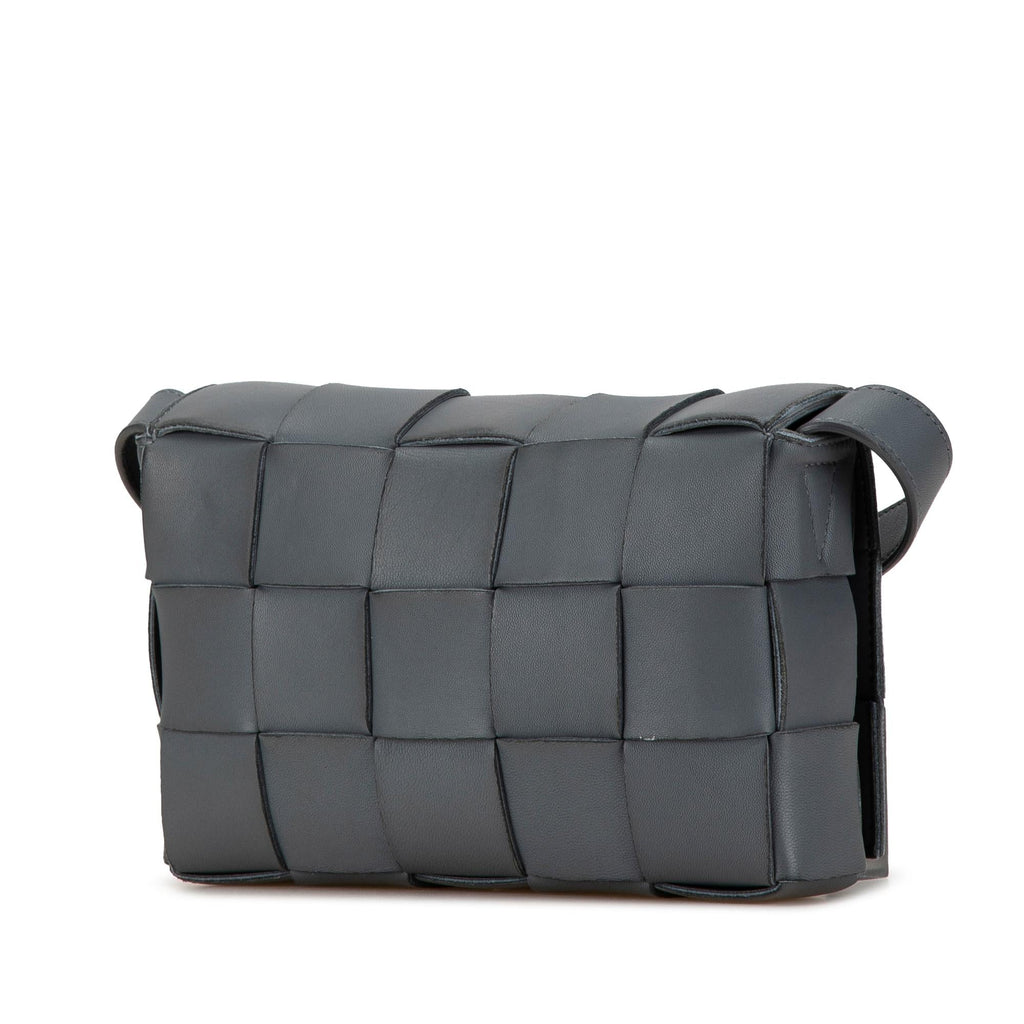 Bottega Veneta Calfskin Intrecciato Cassette Crossbody (SHG-QKpHOv)