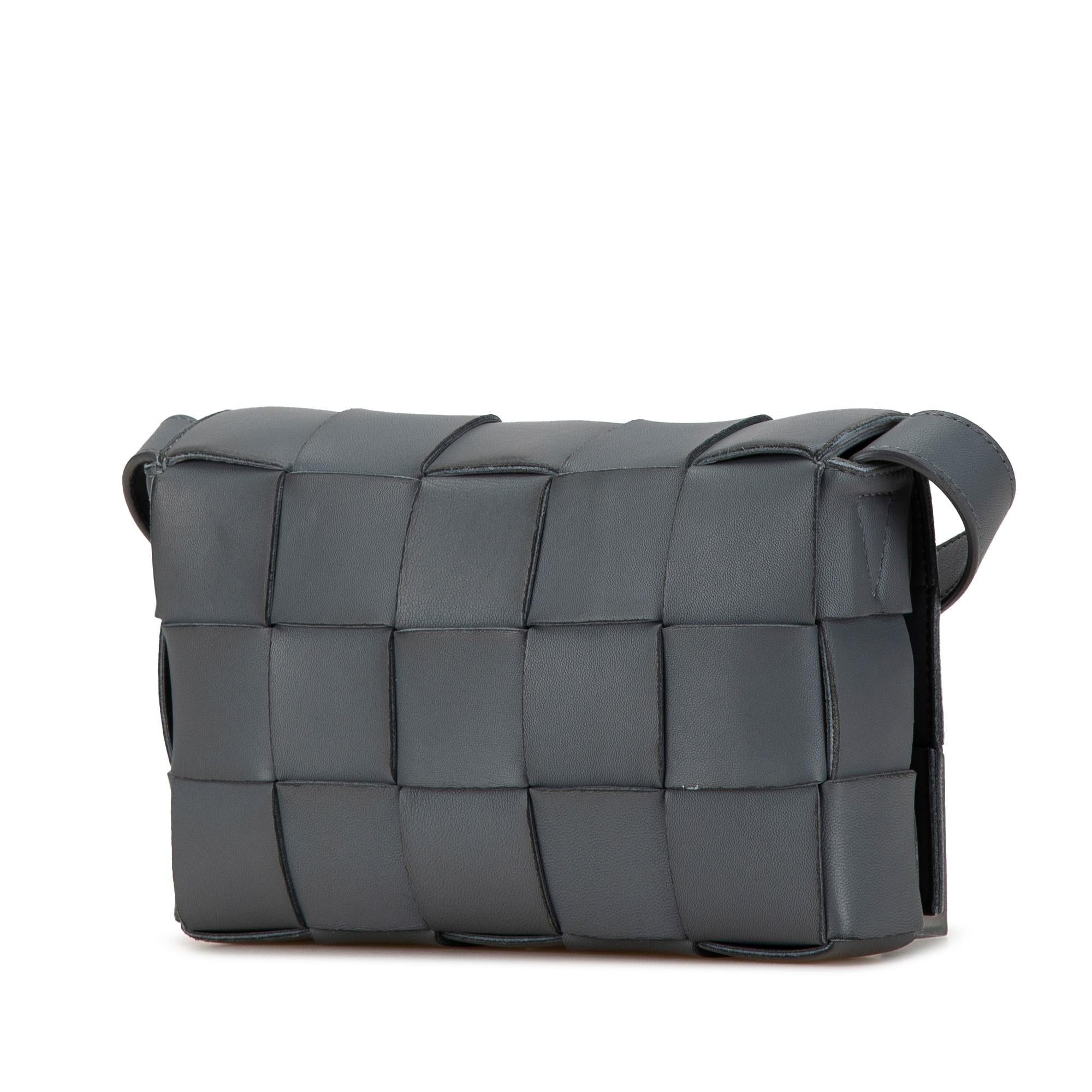 Bottega Veneta Calfskin Intrecciato Cassette Crossbody (SHG-QKpHOv)