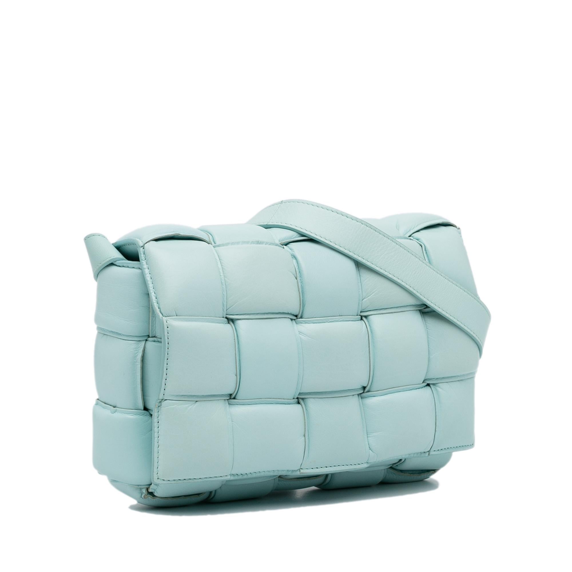Bottega Veneta Calfskin Intrecciato Padded Cassette Crossbody (SHG-uVjoBL)
