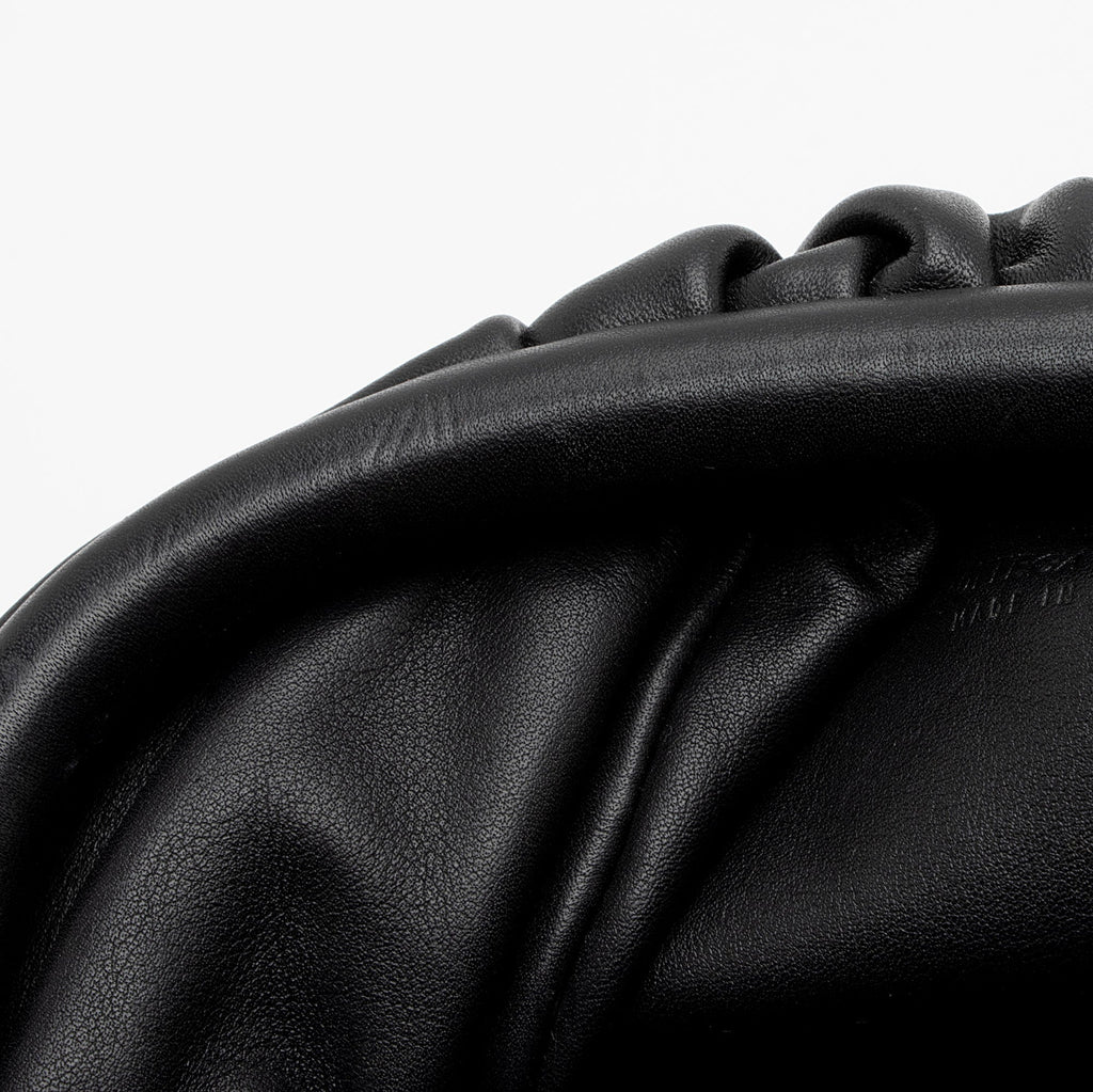 Bottega Veneta Calfskin Mini Pouch (SHF-B5fYeM)