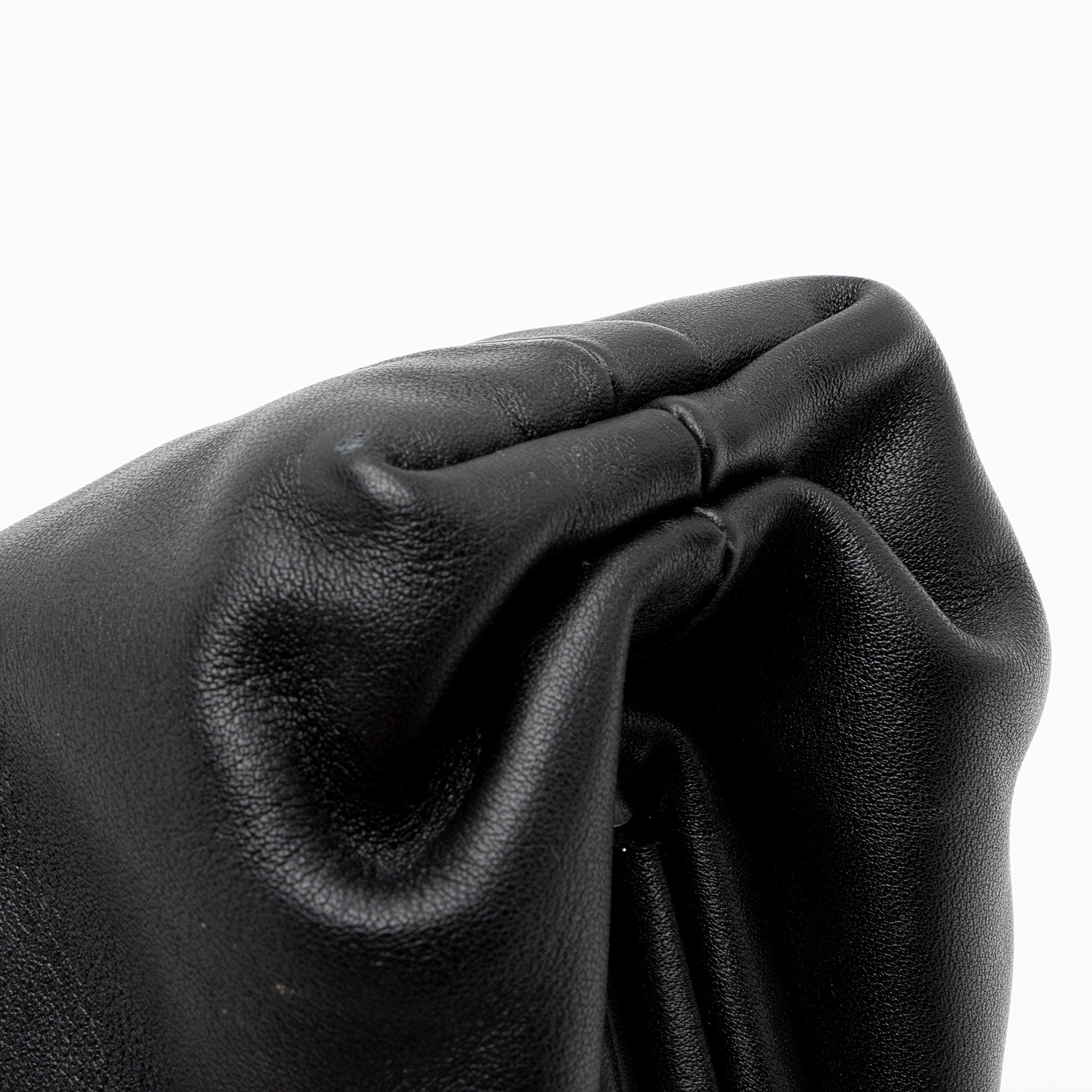 Bottega Veneta Calfskin Mini Pouch (SHF-B5fYeM)