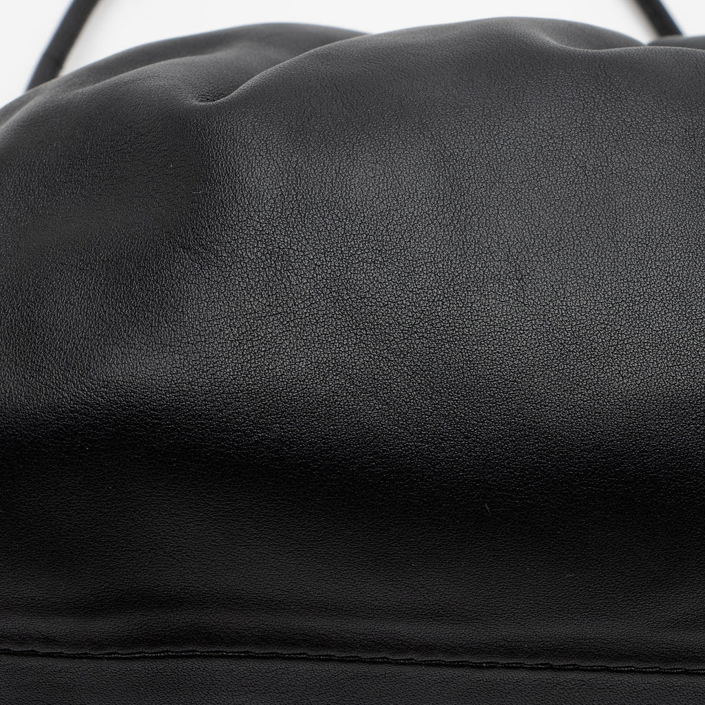 Bottega Veneta Calfskin Mini Pouch (SHF-B5fYeM)
